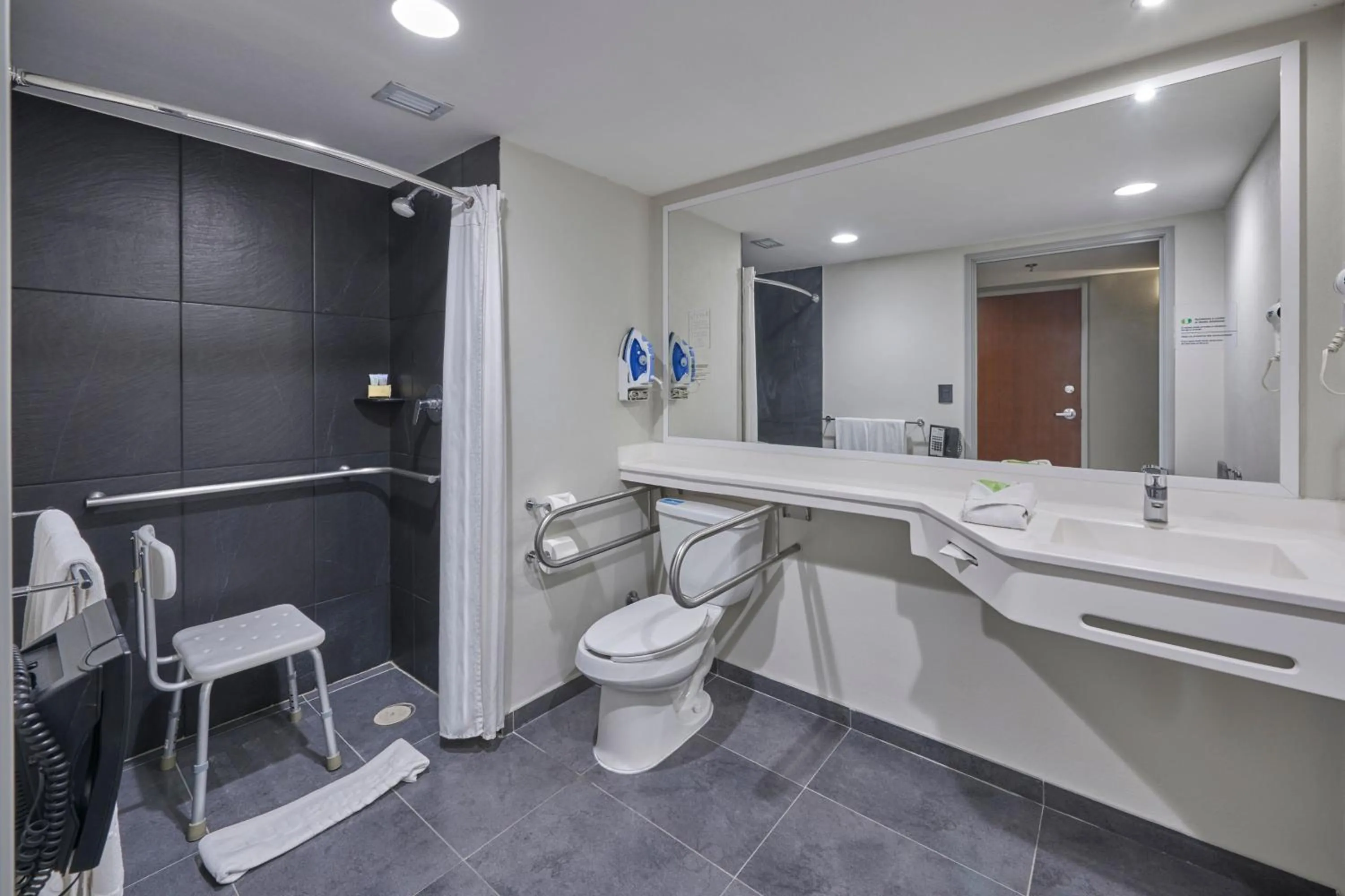 Bathroom in City Express by Marriott Salamanca