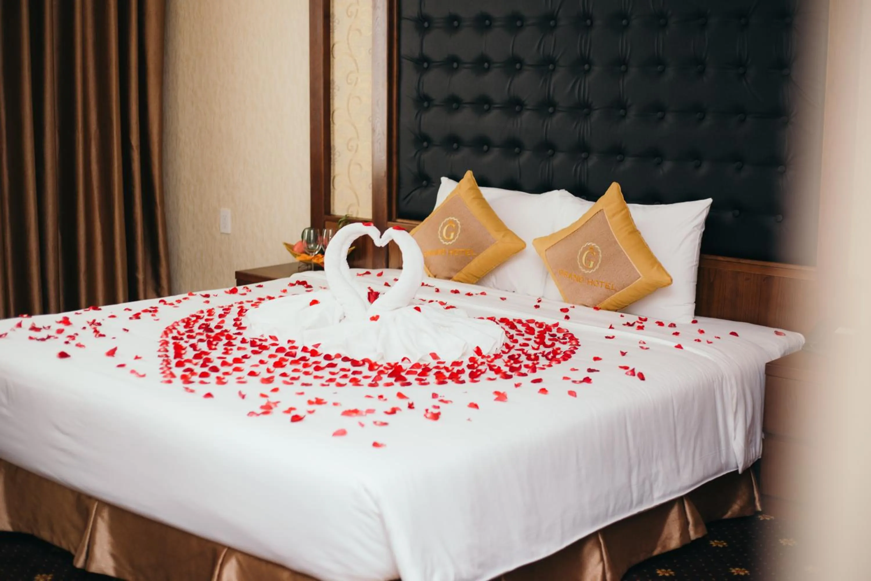 Bed in Grand Móng Cái Hotel