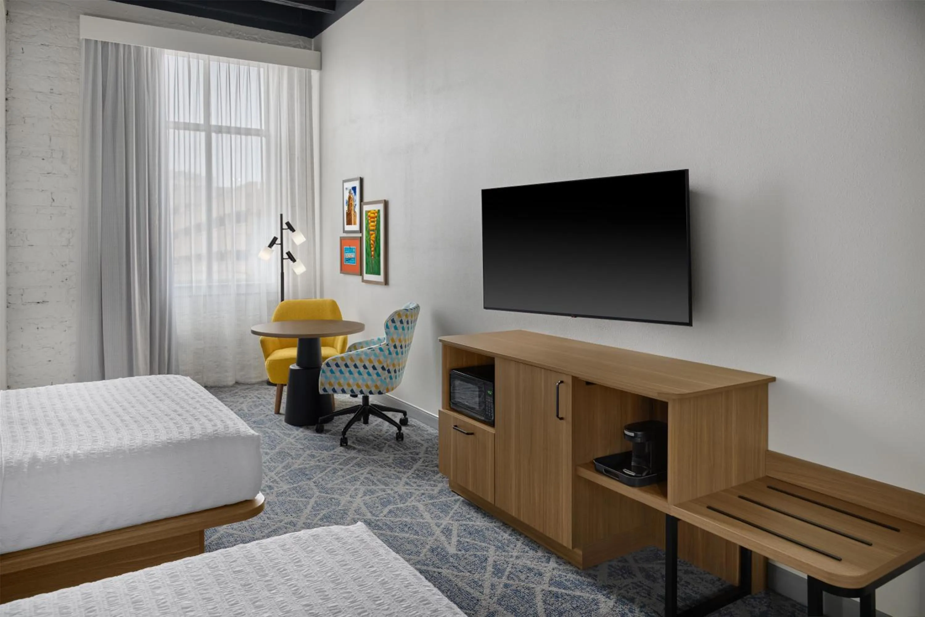 Bedroom, Bed in Hampton Inn by Hilton Lincoln Downtown