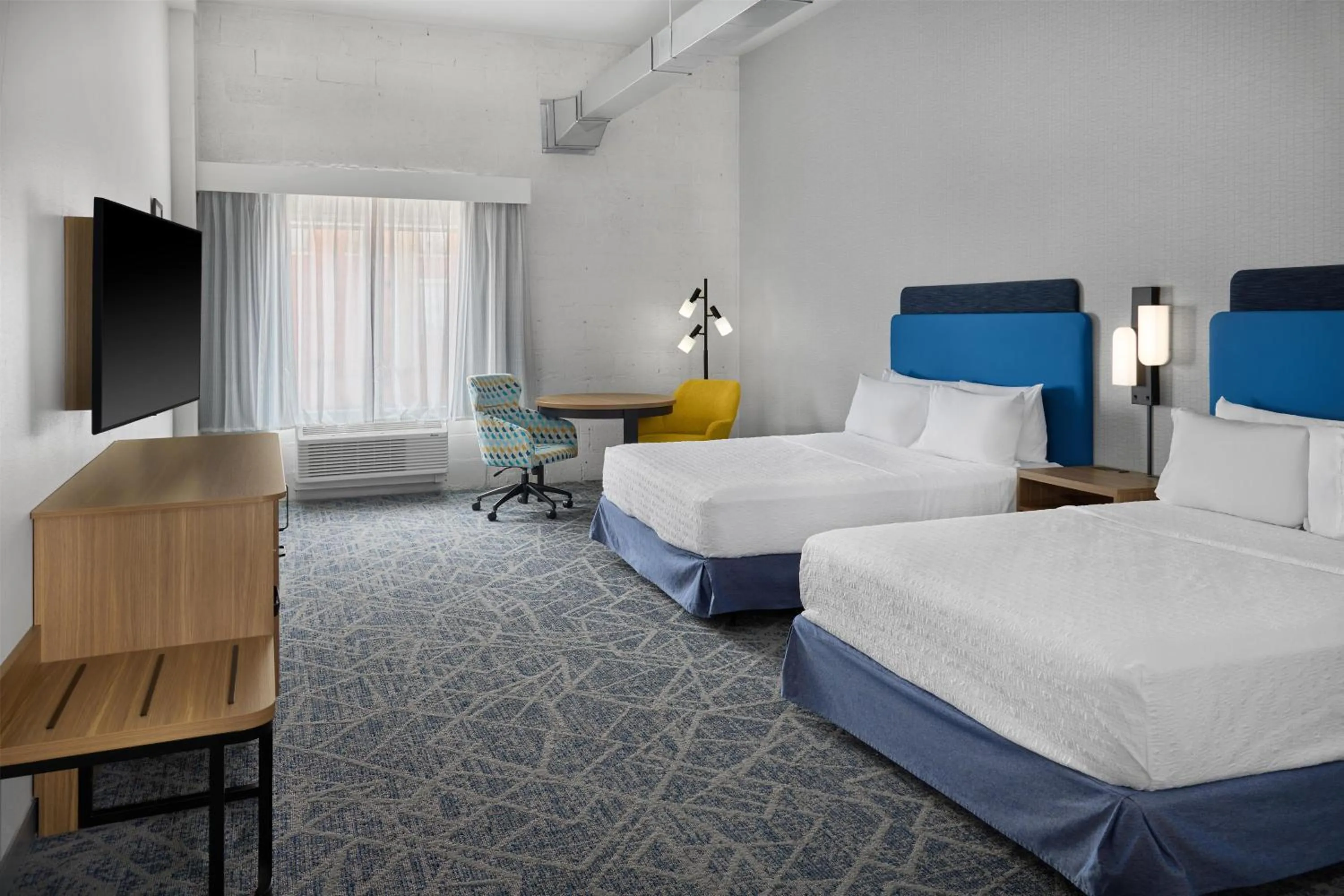 Bed in Hampton Inn by Hilton Lincoln Downtown