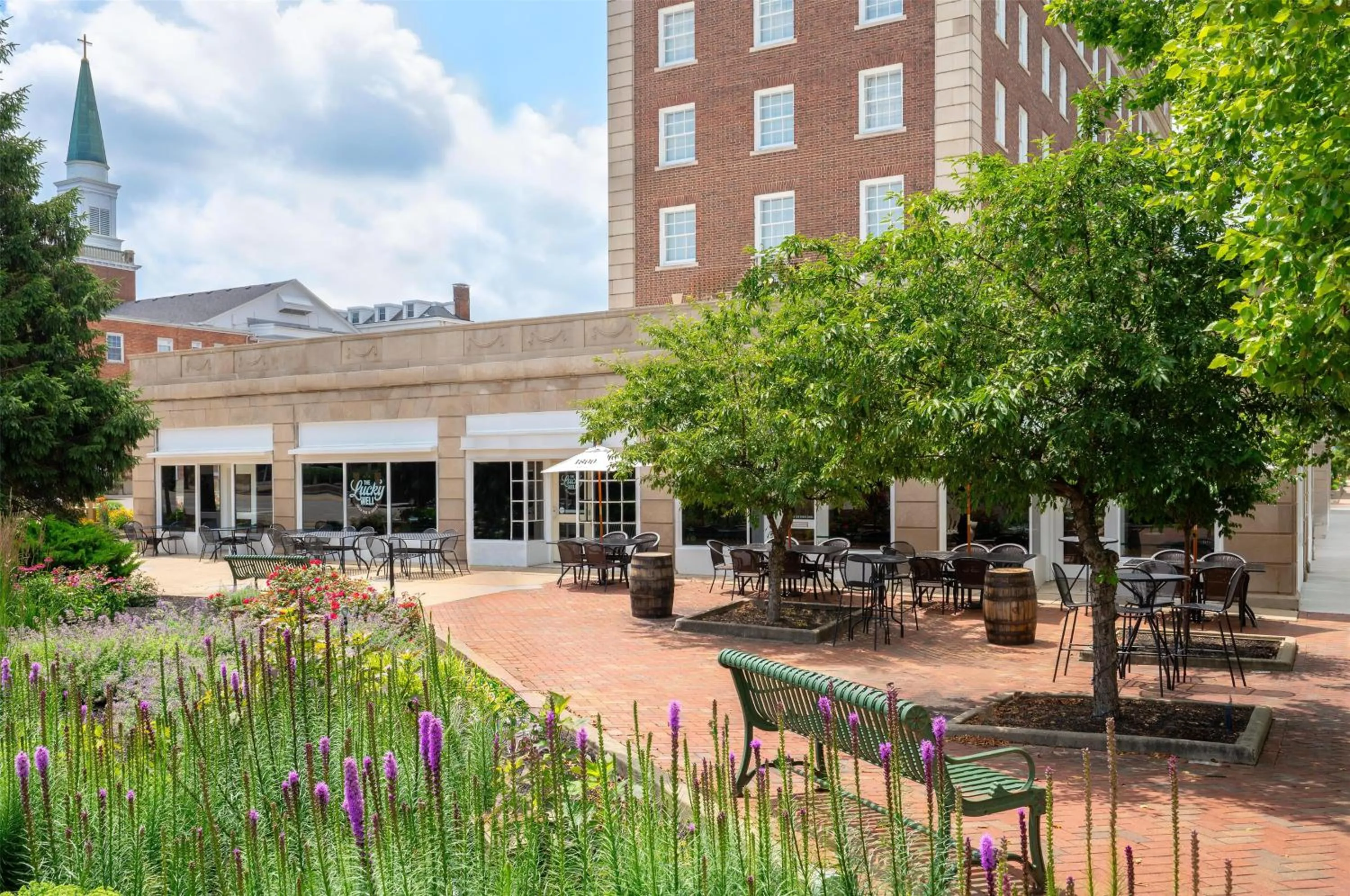 Lounge or bar in The Well House Hamilton, Tapestry Collection By Hilton
