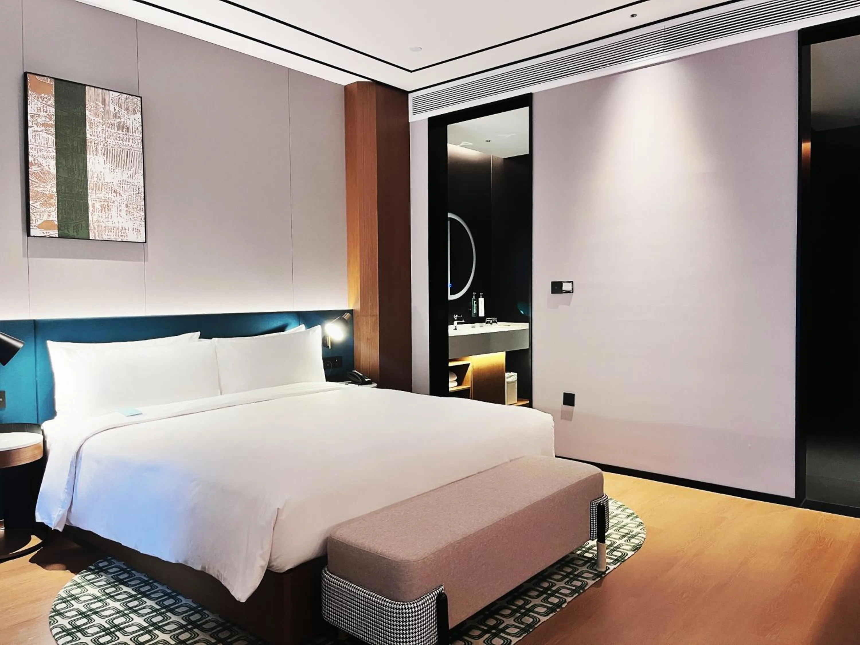 Bedroom, Bed in Hilton Garden Inn Xi'An Bell Tower