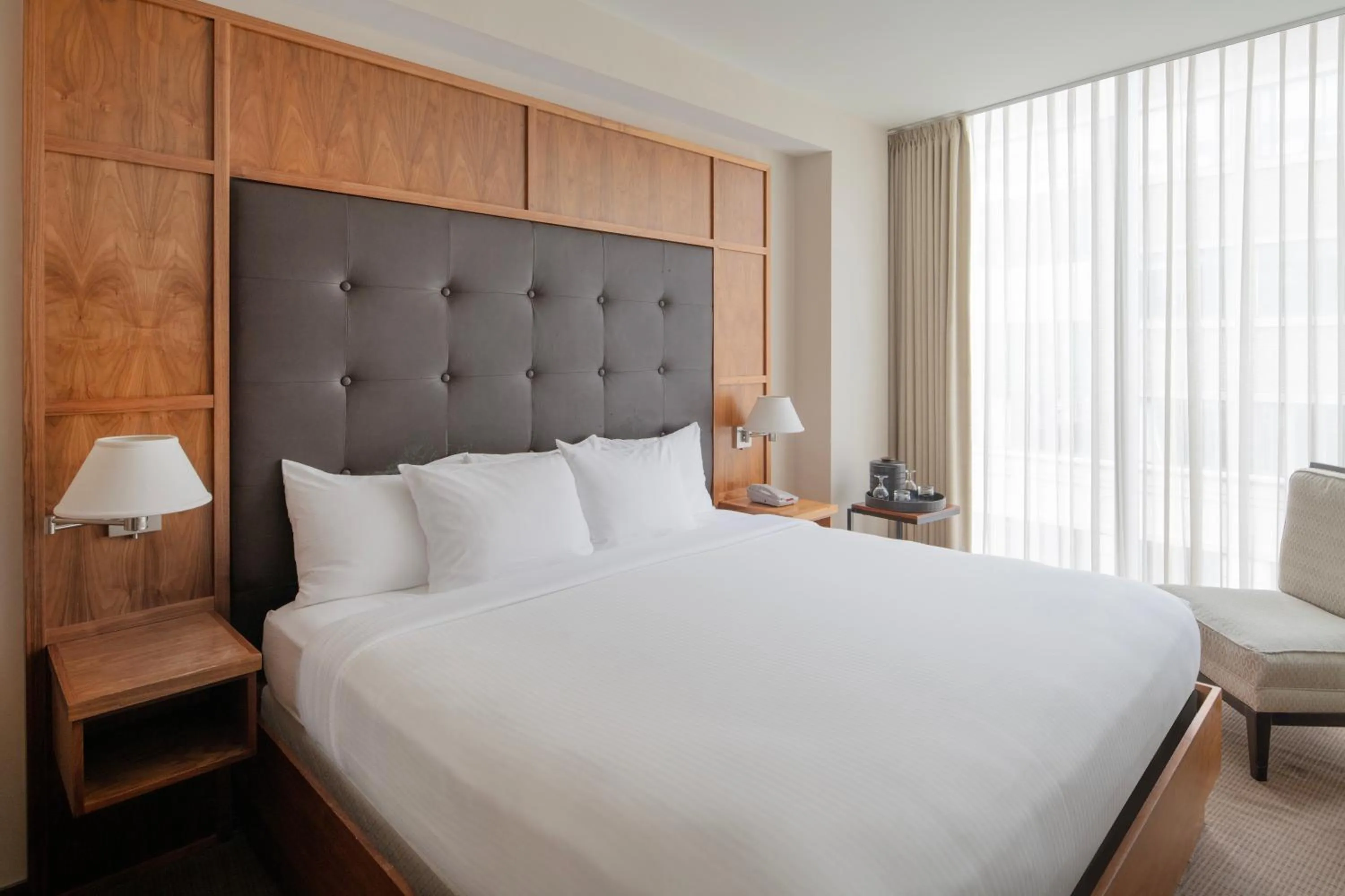 Bedroom, Bed in Portland Harbor Hotel