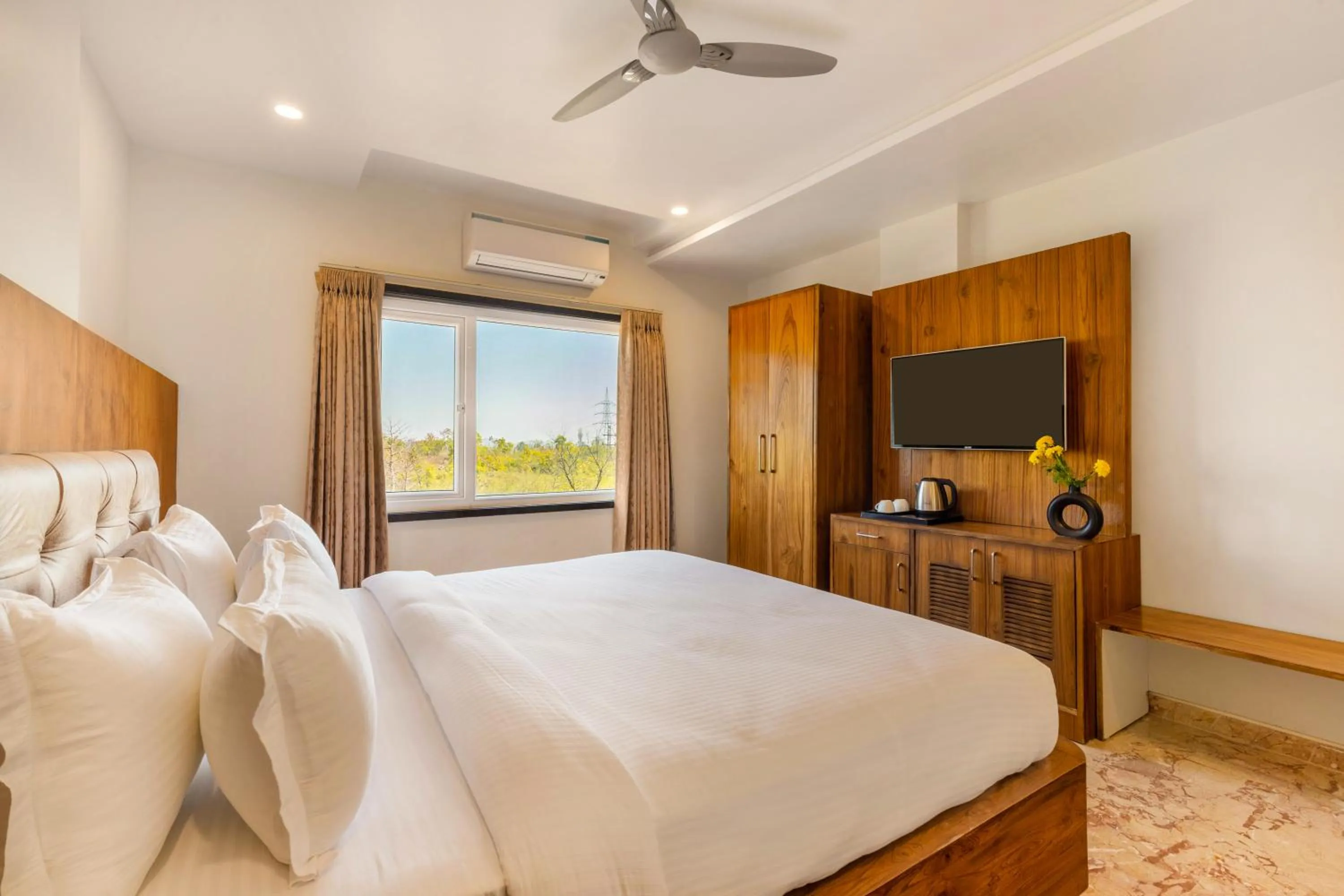 Bed in Seasons Sajjangarh