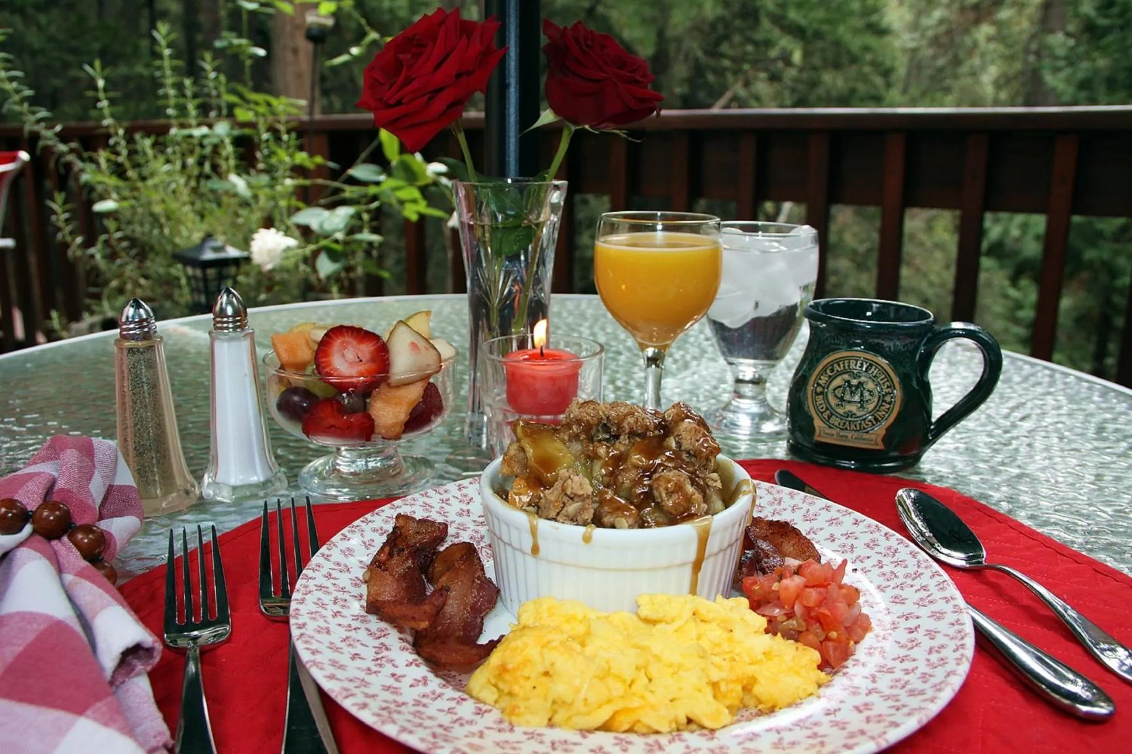 American breakfast in McCaffrey House Bed and Breakfast Inn