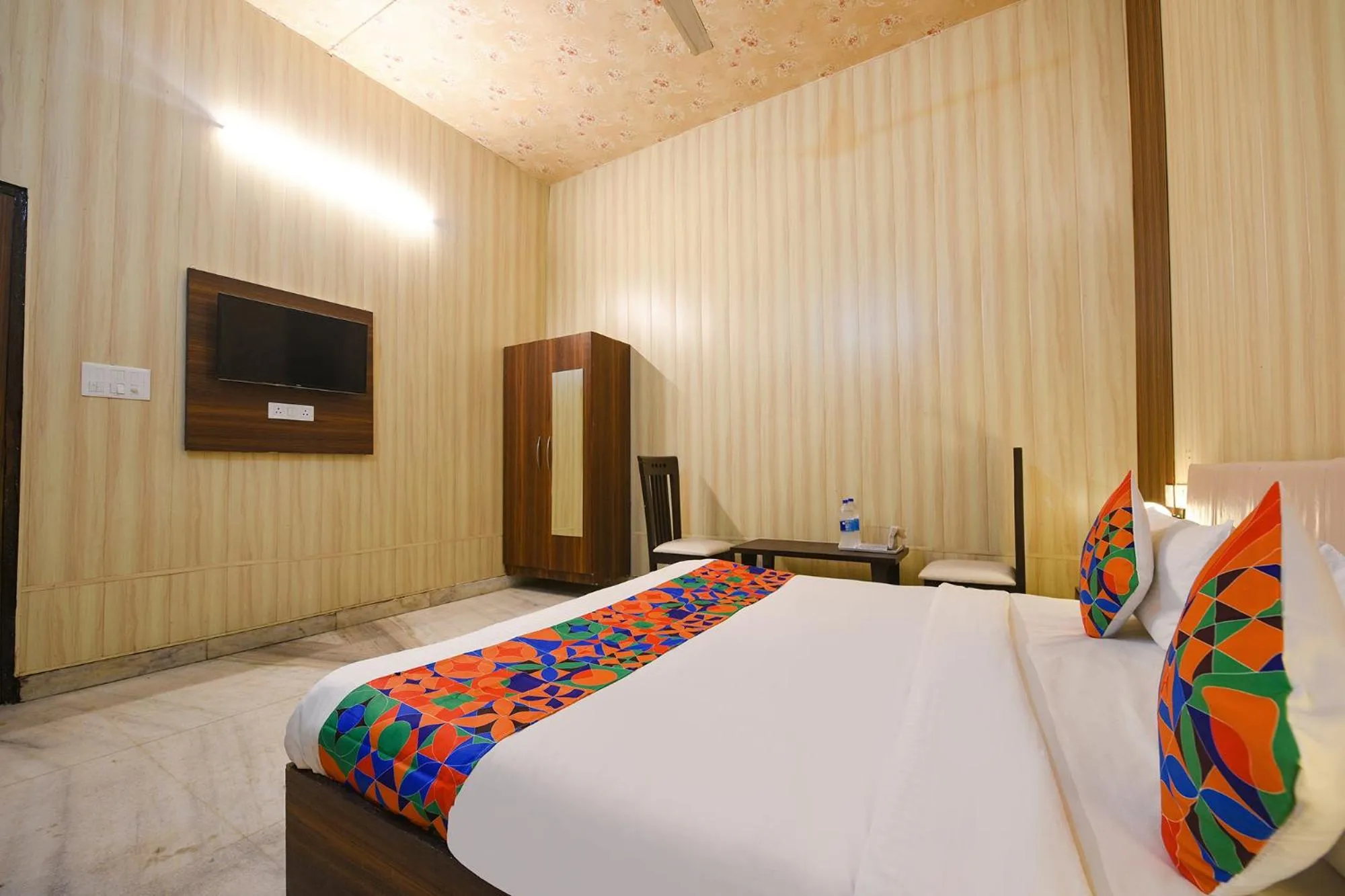 Bed in Via The Grand Palace Near Fortis Escort Hospital