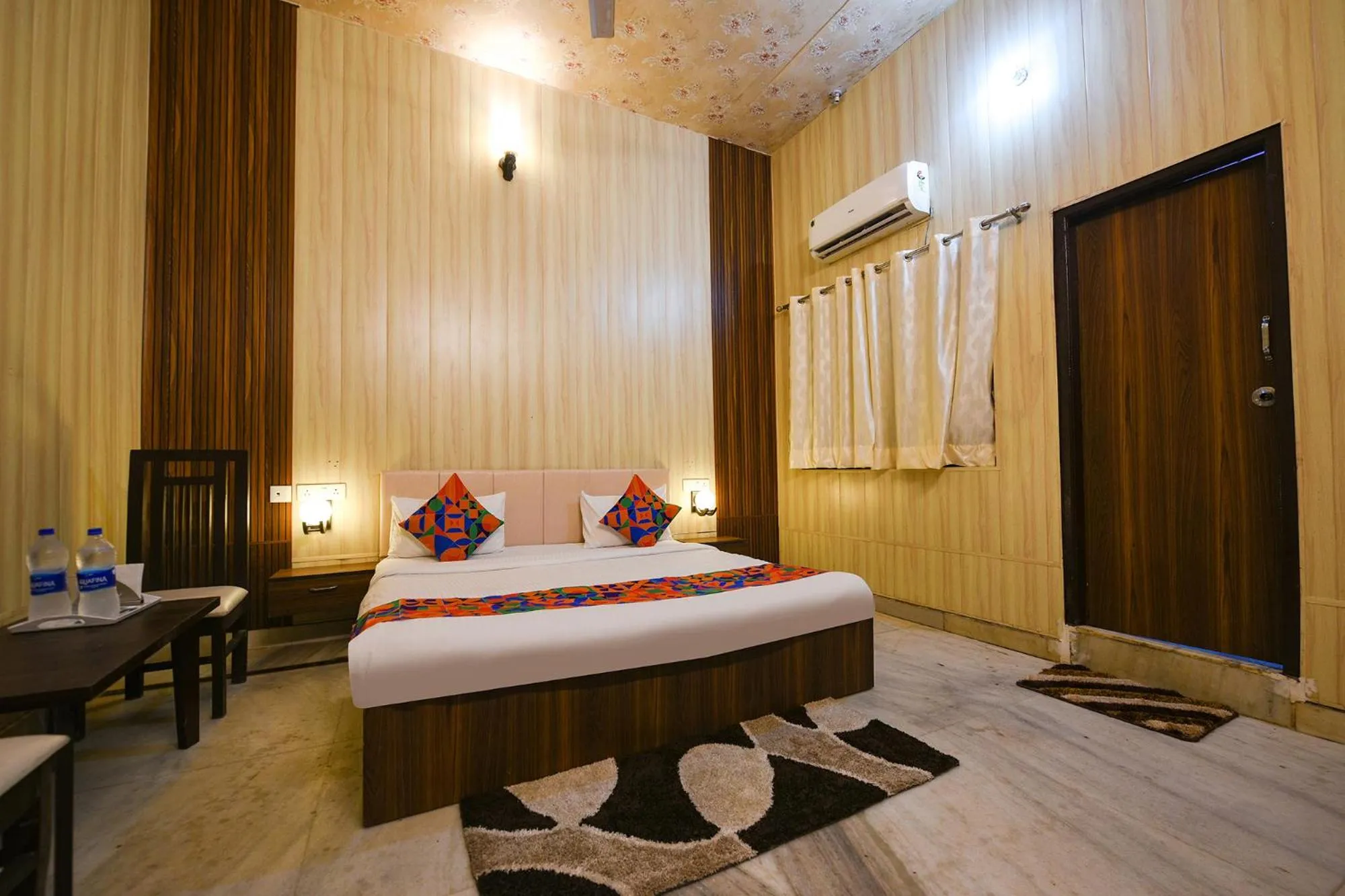 Bed in Via The Grand Palace Near Fortis Escort Hospital