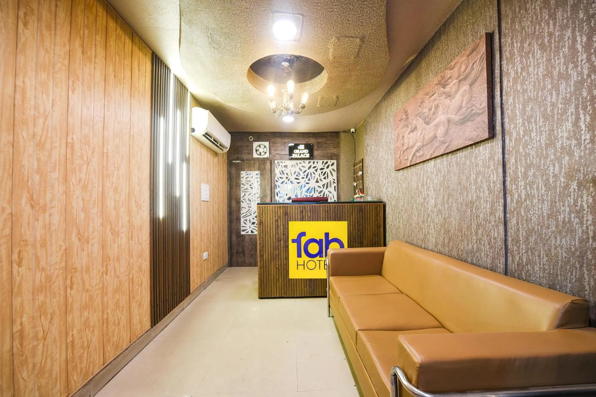 Lobby or reception in Via The Grand Palace Near Fortis Escort Hospital