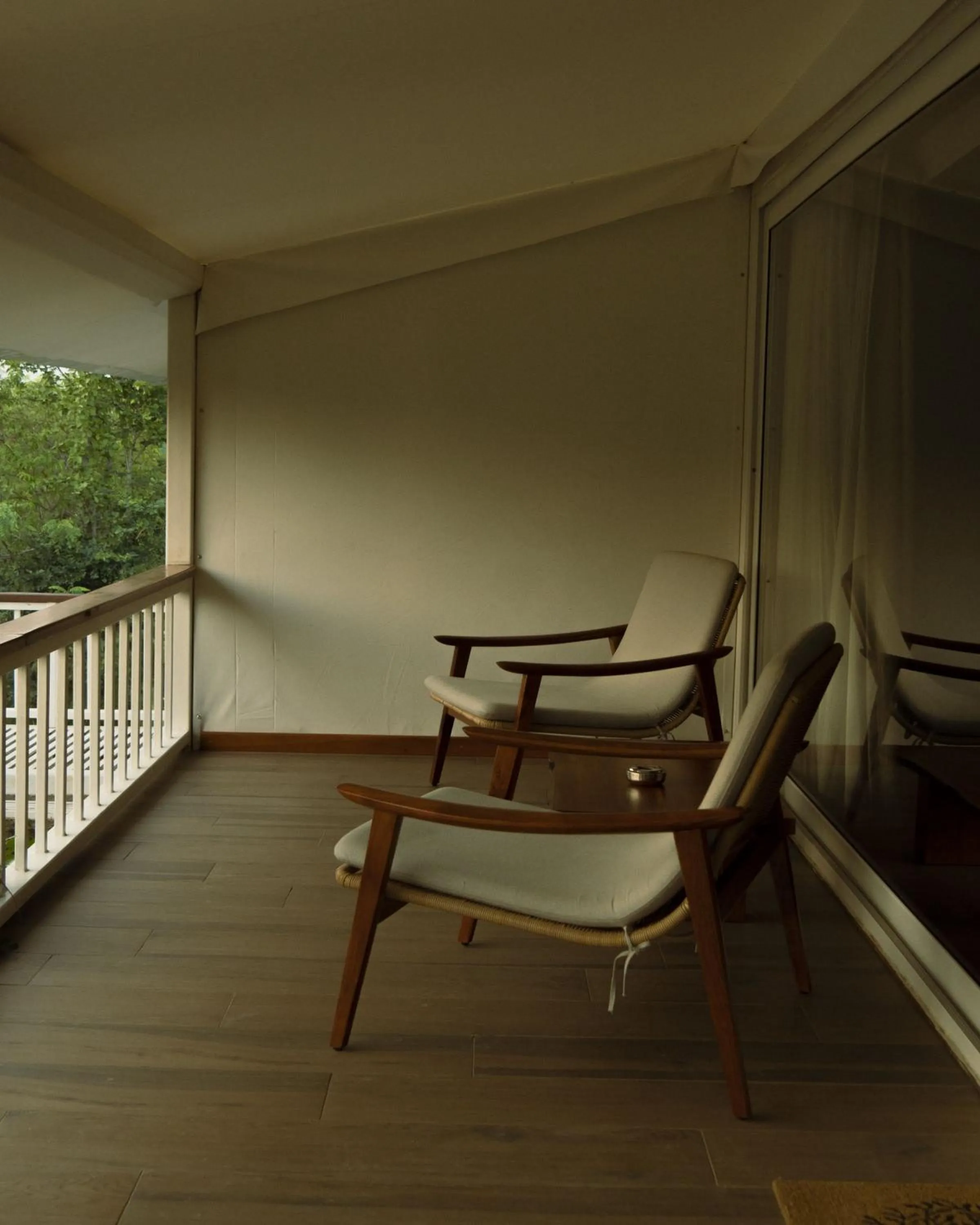 Seating area in Tree of Life Ramvilas, Bandhavgarh