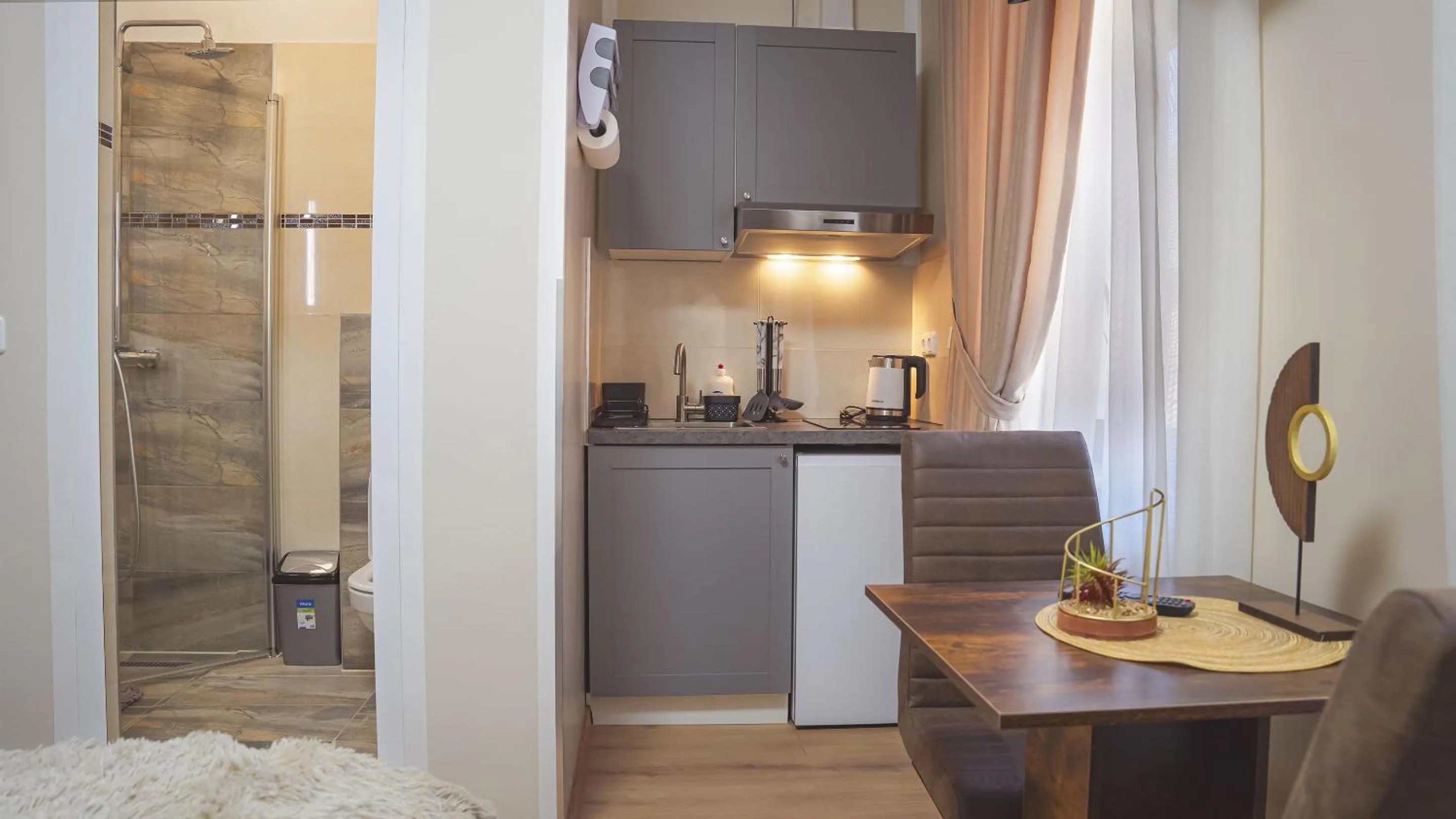 Bedroom in Amir Deluxe Motel