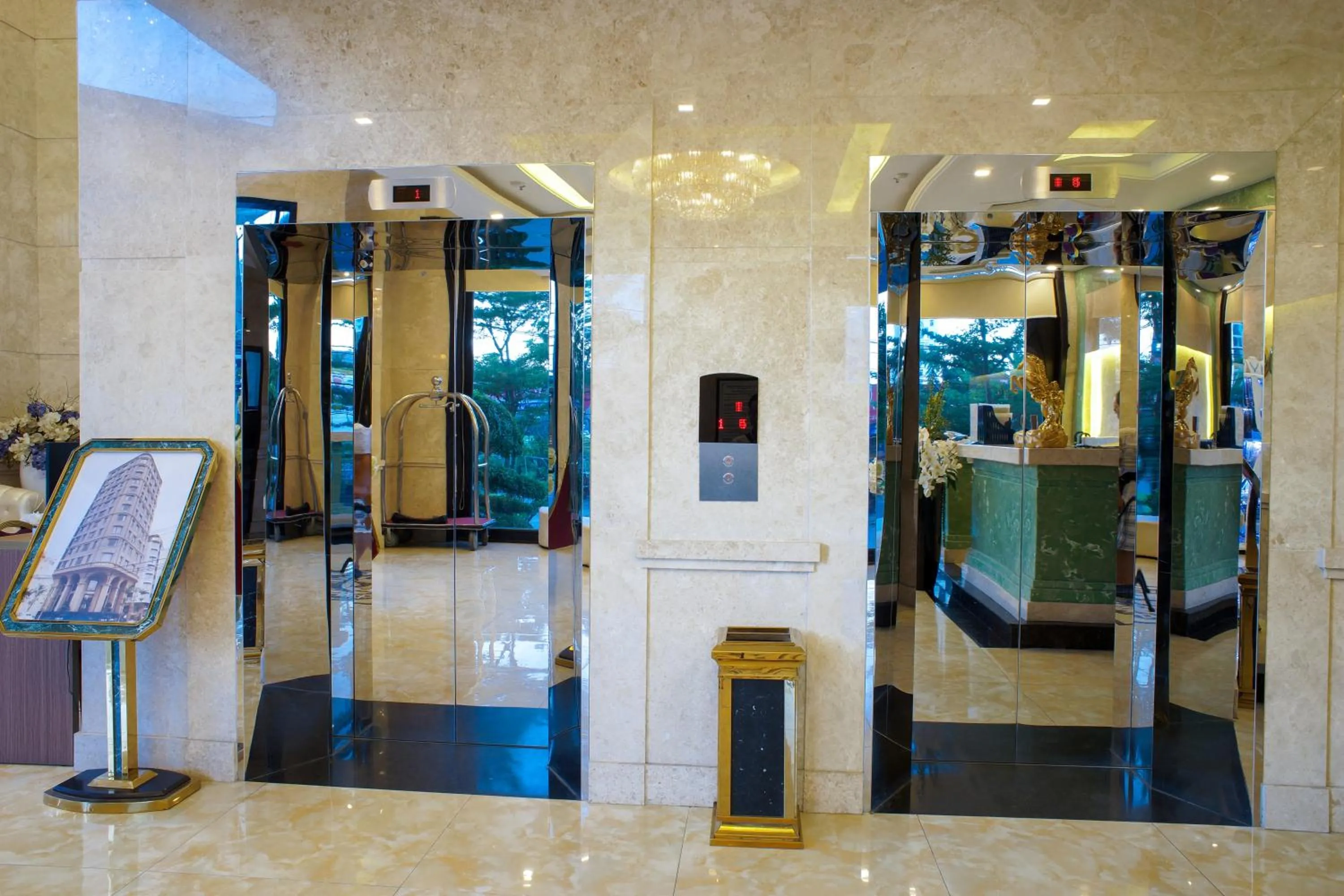 Lobby or reception in Ocean Haven Hotel