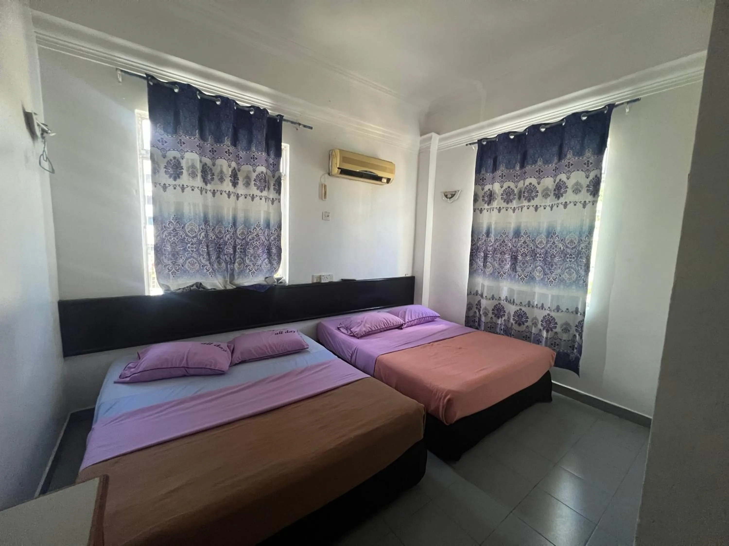 Bed in Dung Fang Hotel