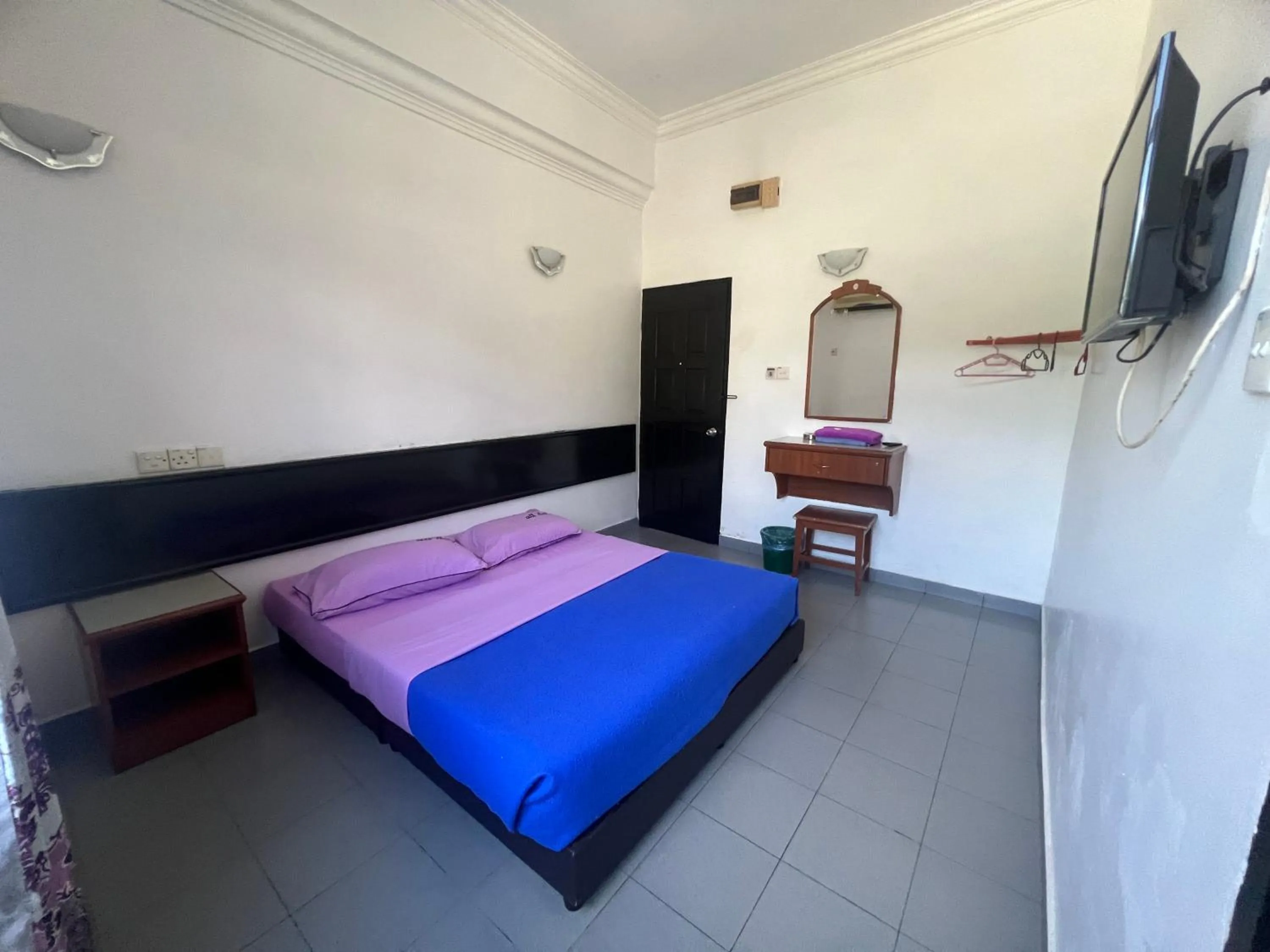 Bedroom, Bed in Dung Fang Hotel