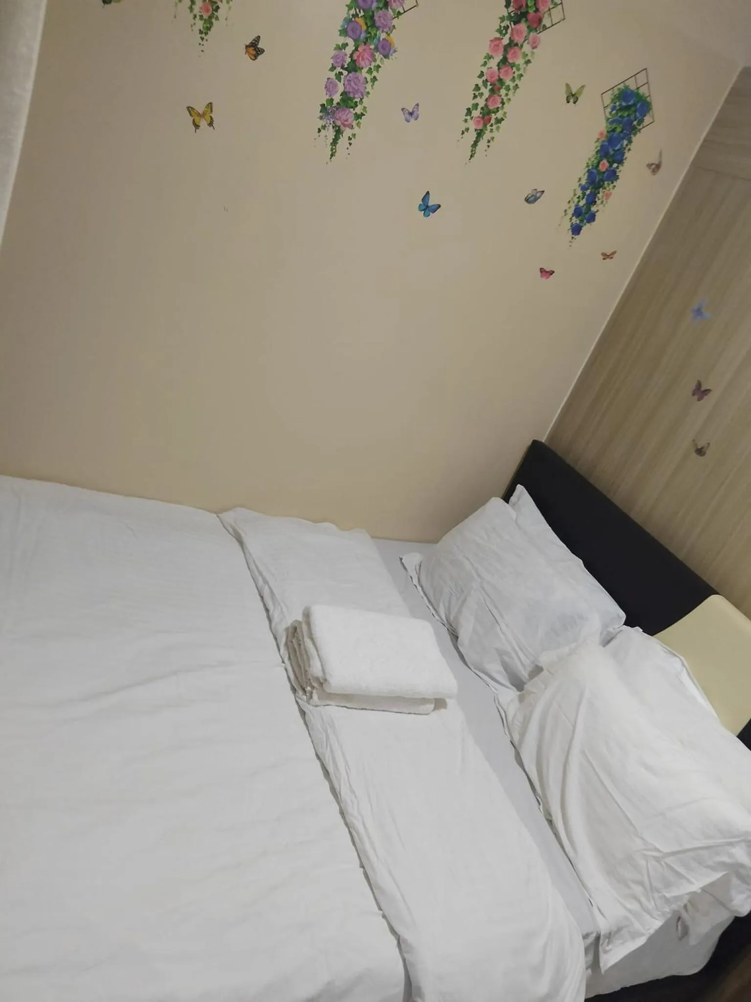 Bed in SHORE 2 Residences MOA