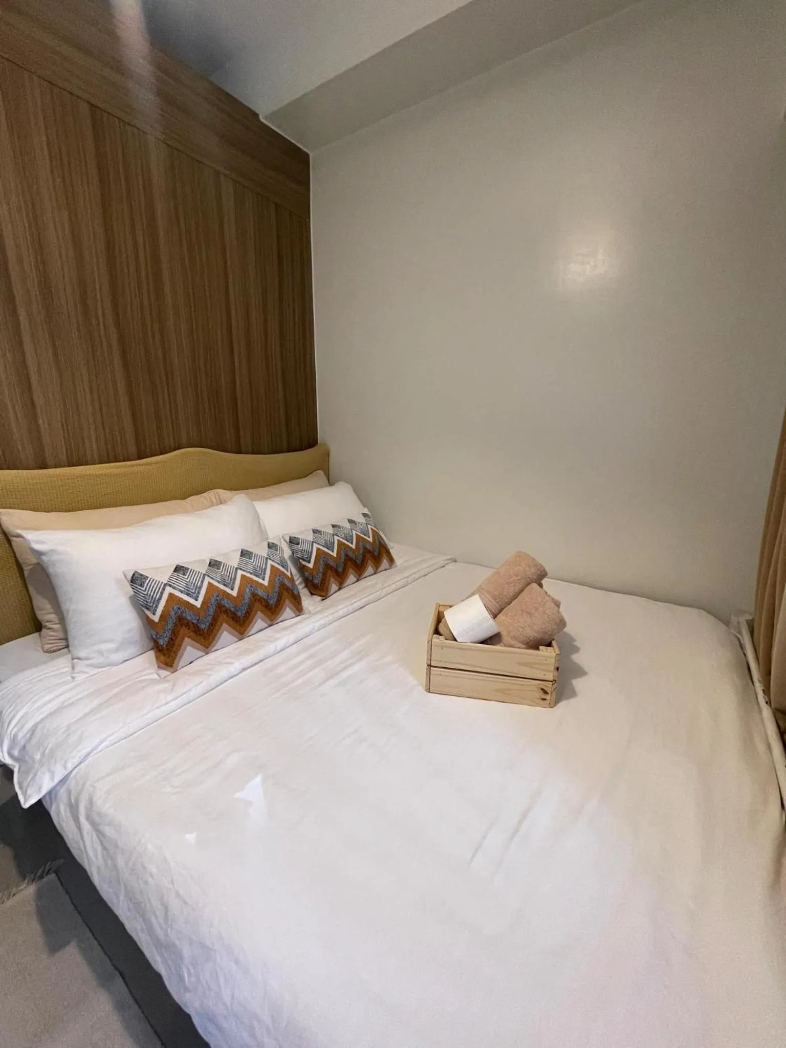 Bed in SHORE 2 Residences MOA