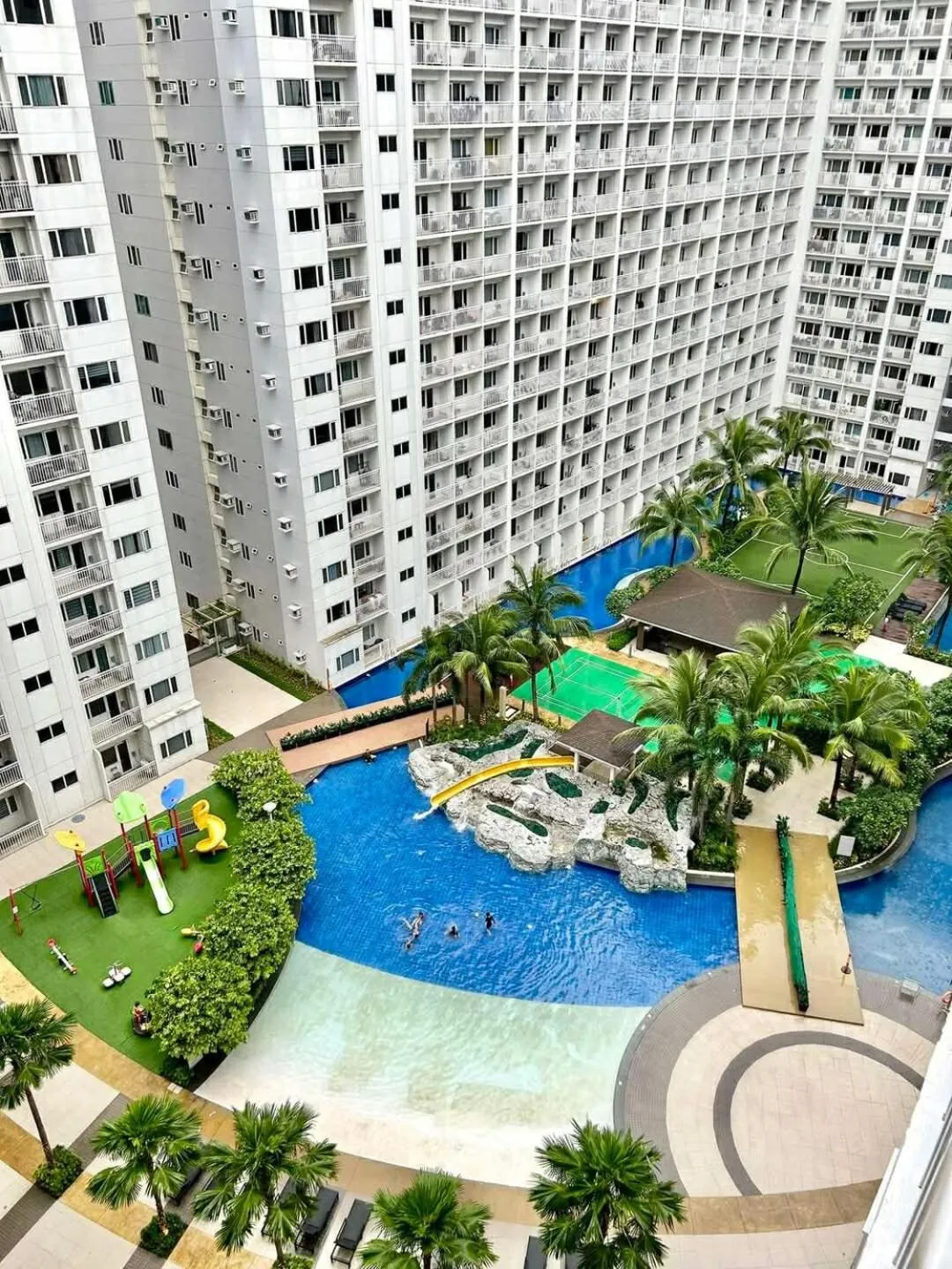 SHORE 2 Residences MOA