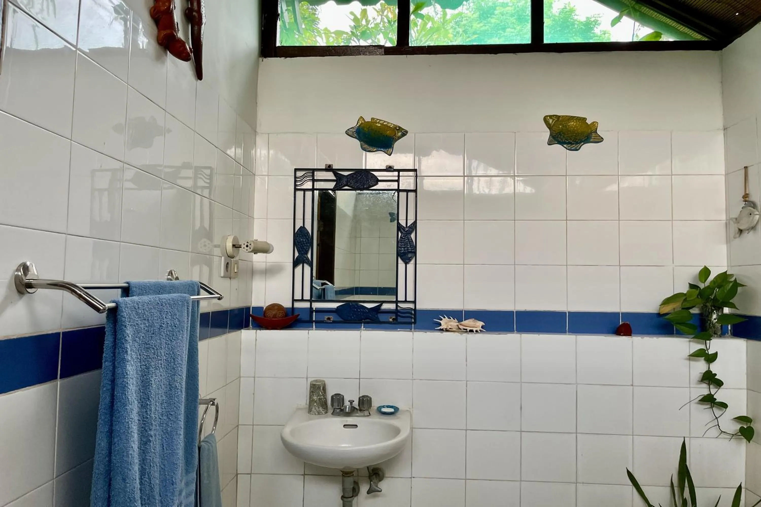 Shower in Raja's Bungalows