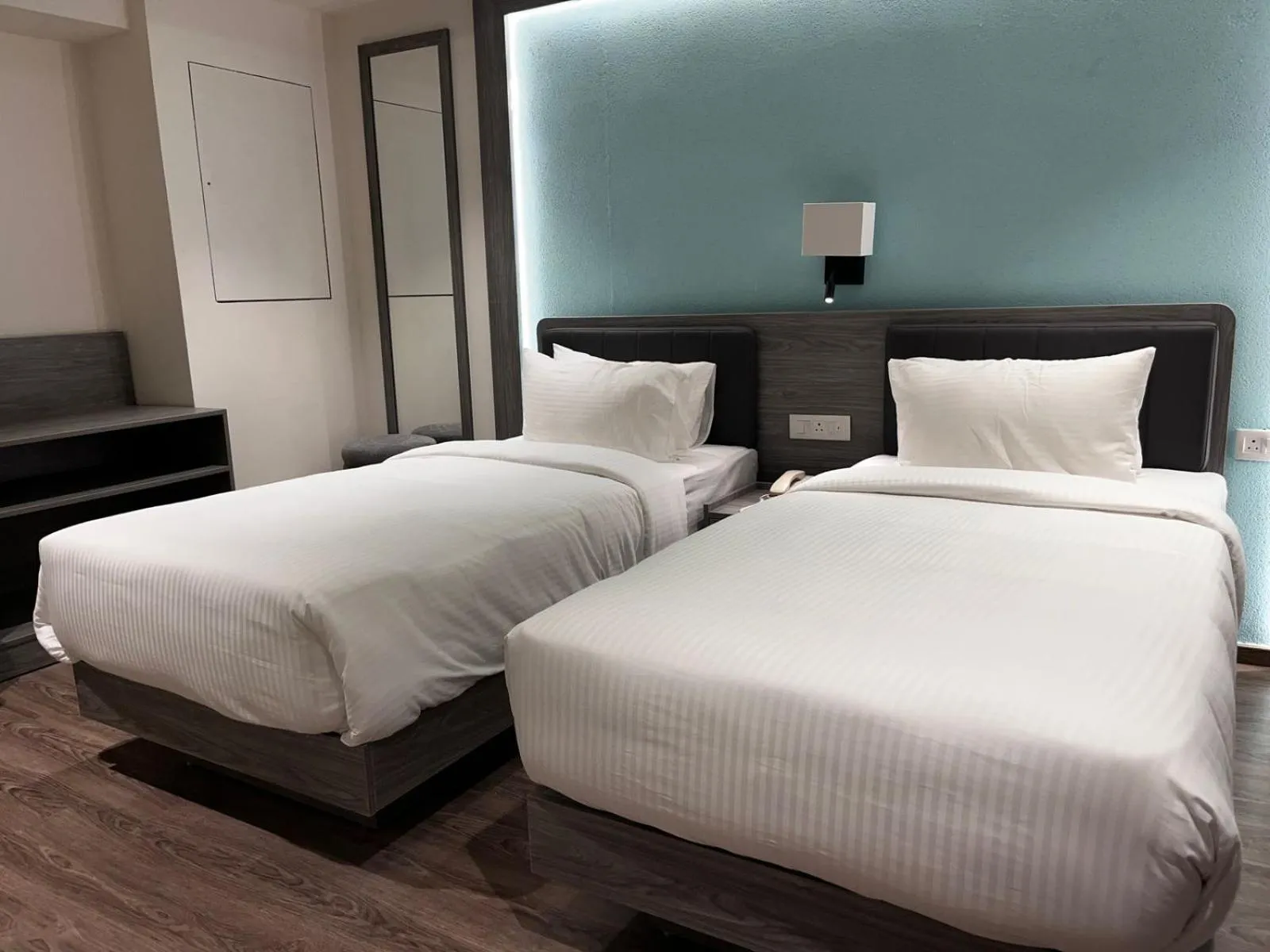 Photo of the whole room, Bed in Sunday Hotel & Residences by CheckIn Gurugram