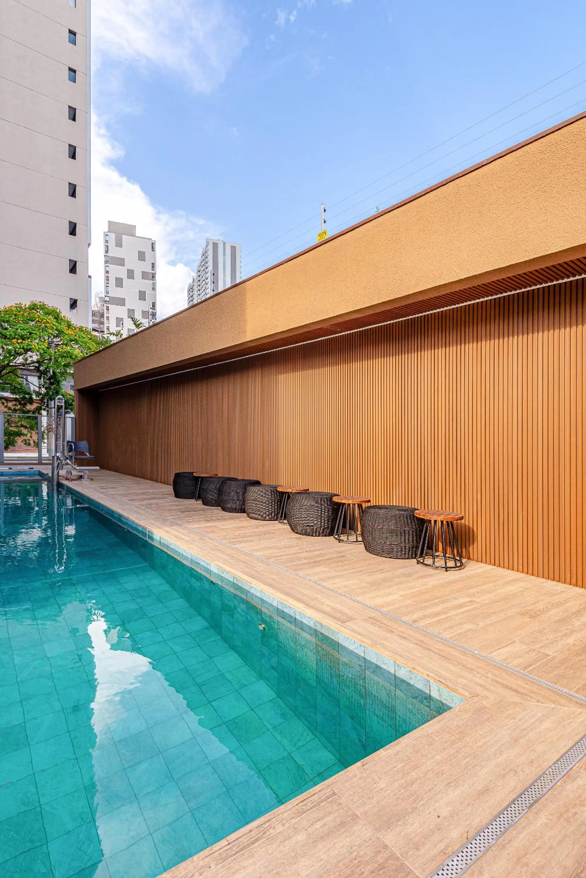 Swimming pool in Roomo Transamerica SP Brooklin 370