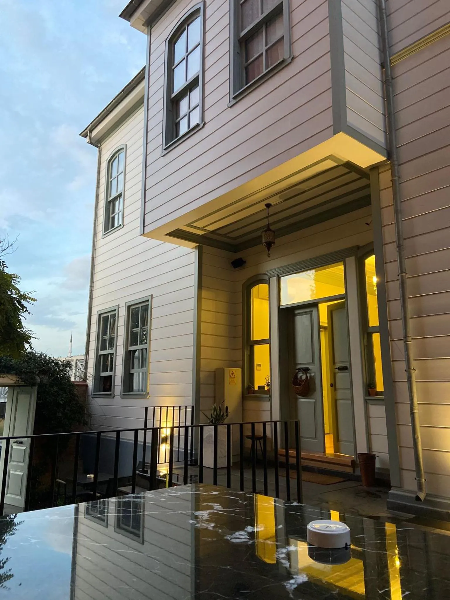 Property building in Va Mansion