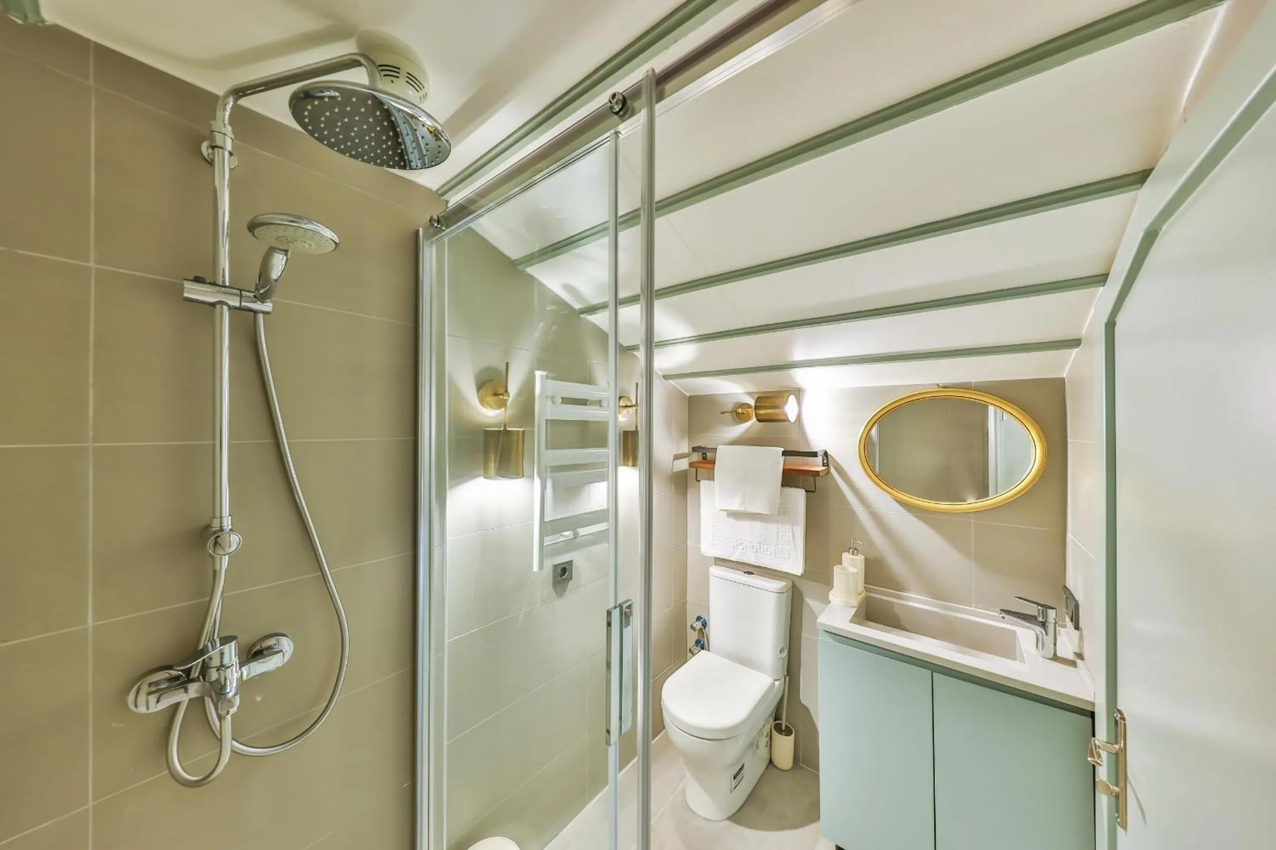 Bathroom in Va Mansion