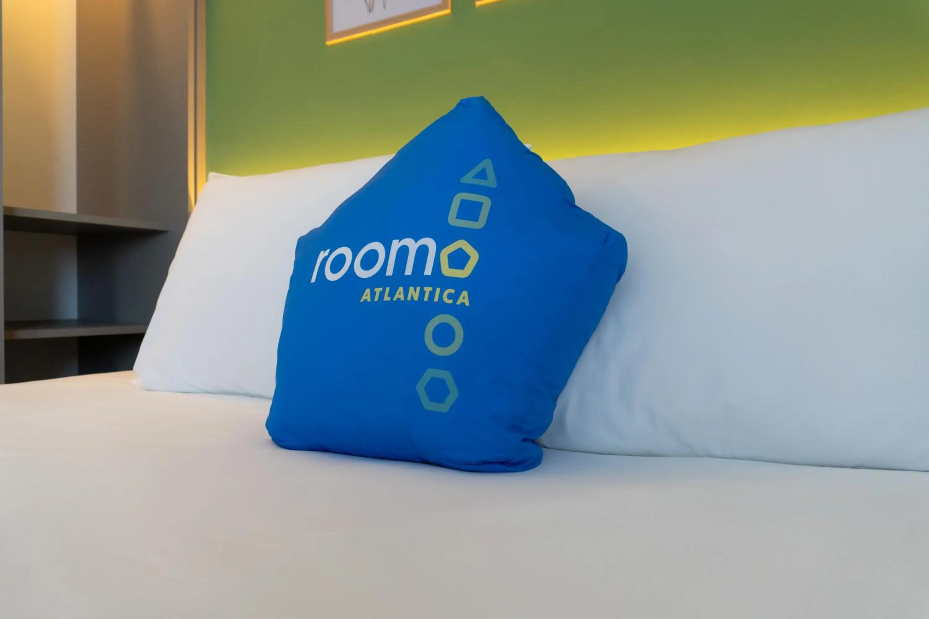 Bedroom, Bed in Roomo Transamerica Recife Parque do Cais