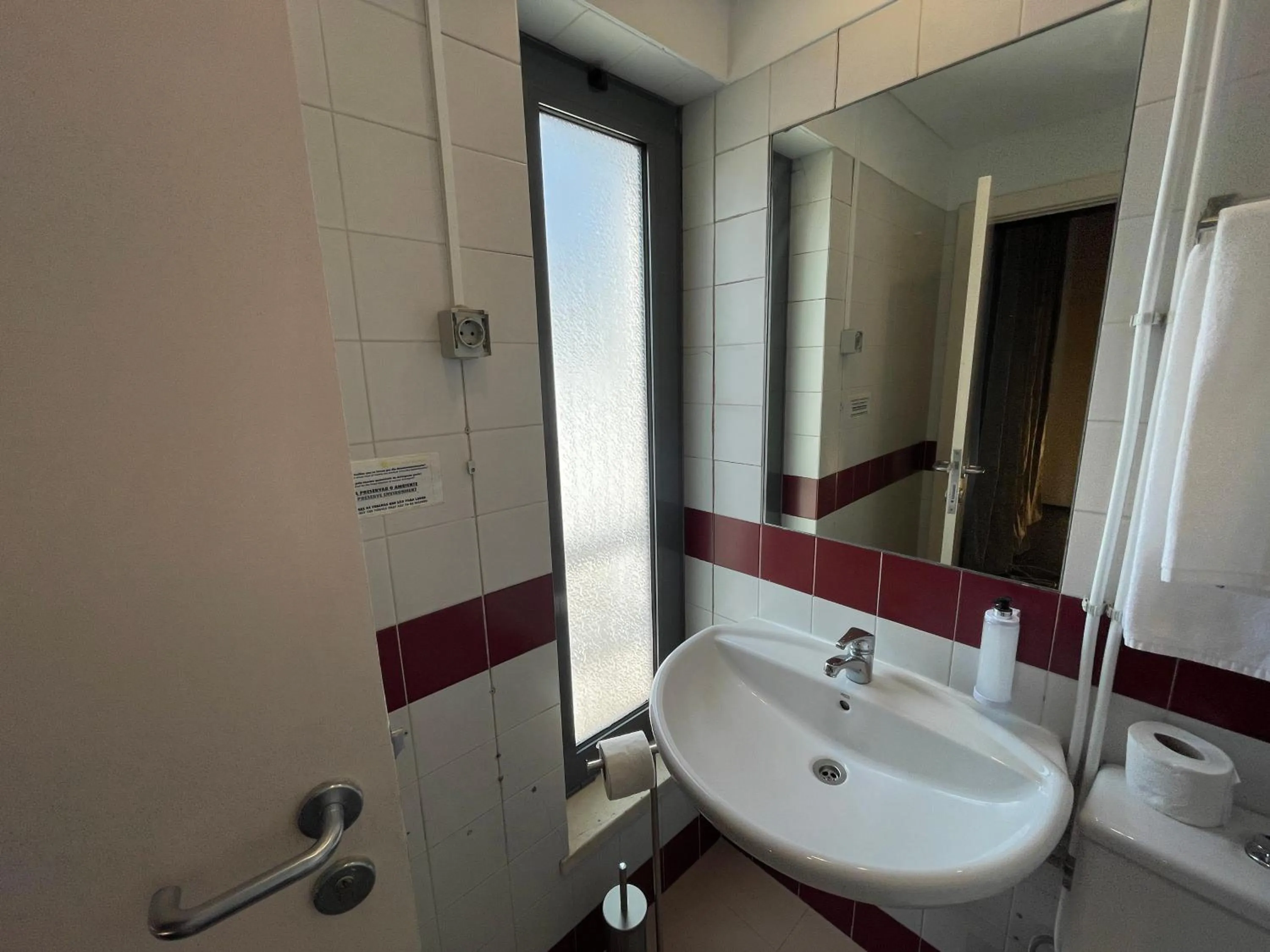 Bathroom in HI Parque das Nações – Pousada de Juventude