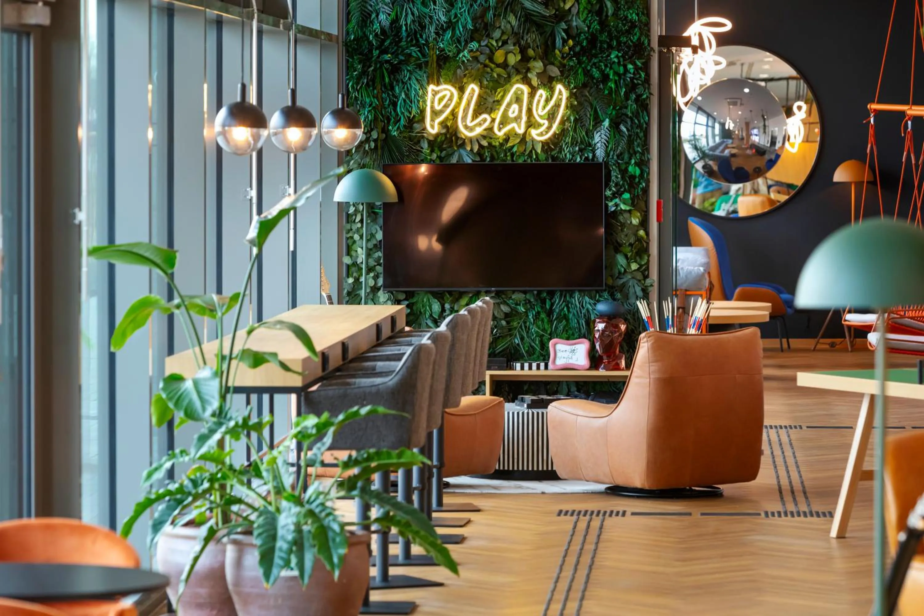 Lobby or reception in LOGINN Hotel Köln Airport