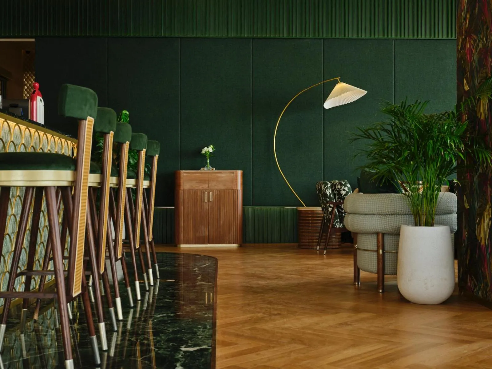 Restaurant/places to eat in The Muse