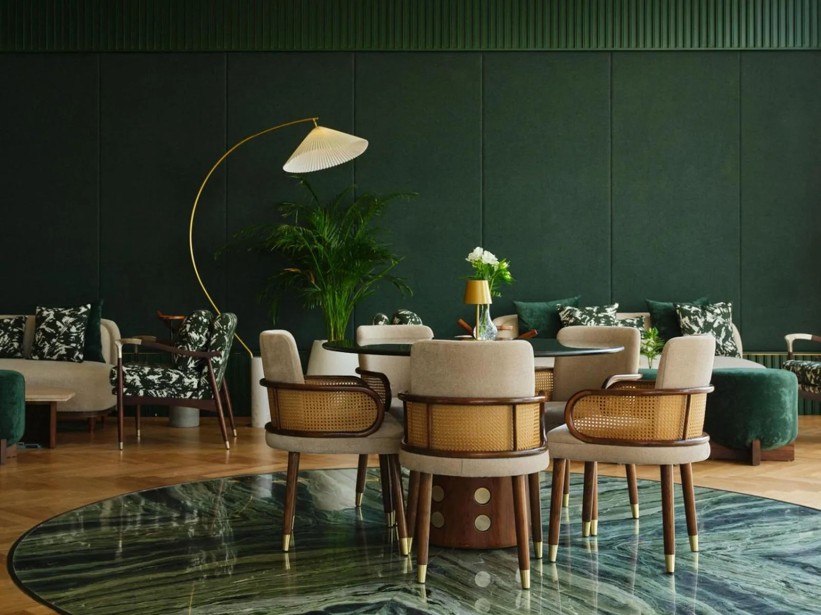 Restaurant/places to eat in The Muse