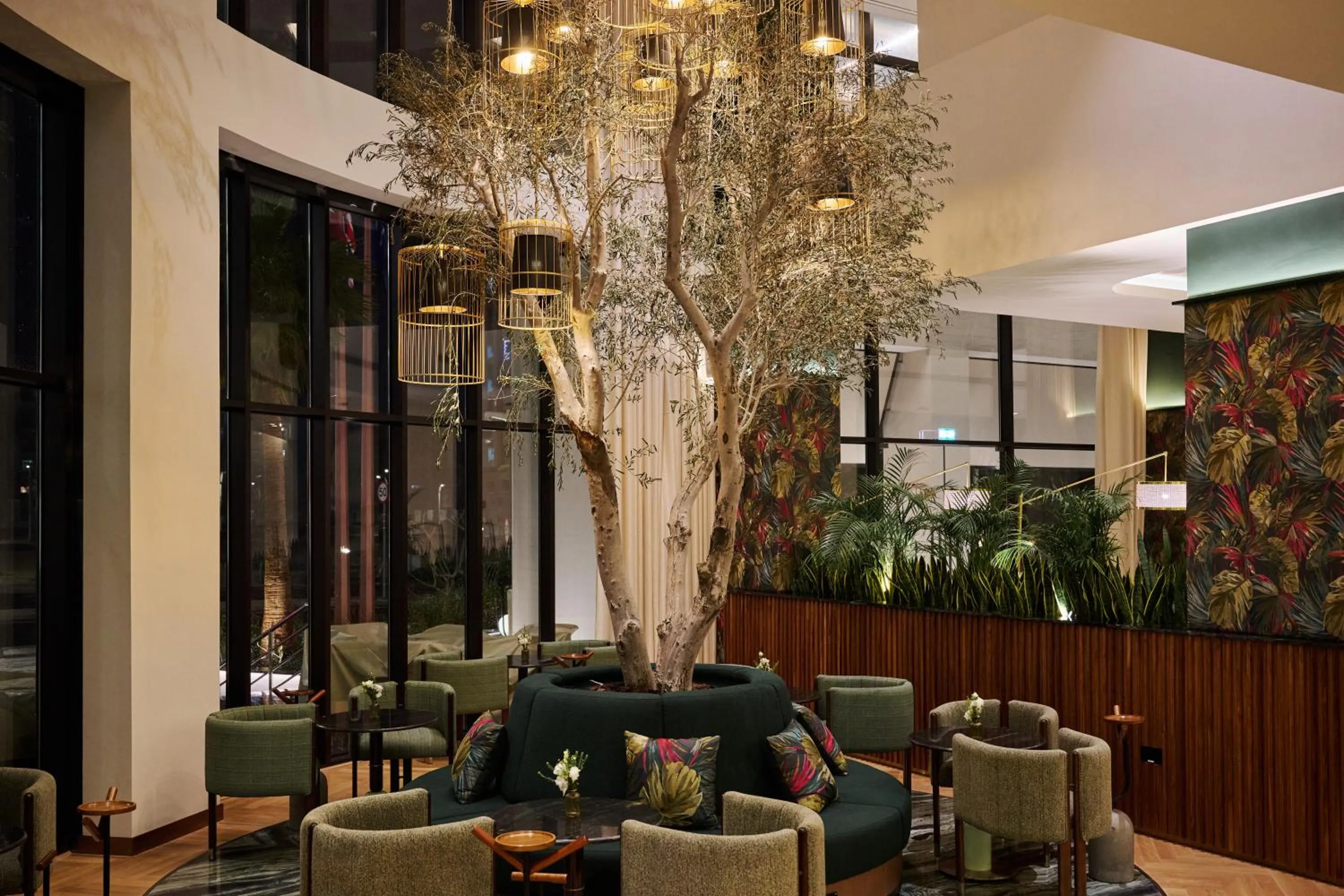 Restaurant/places to eat in The Muse