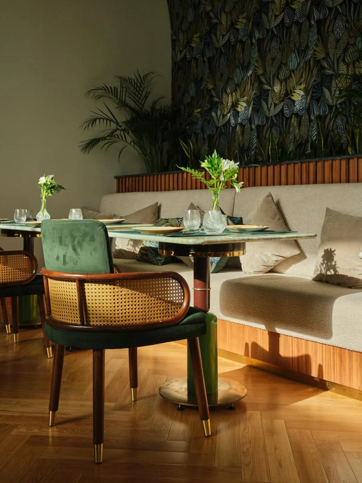 Restaurant/places to eat in The Muse