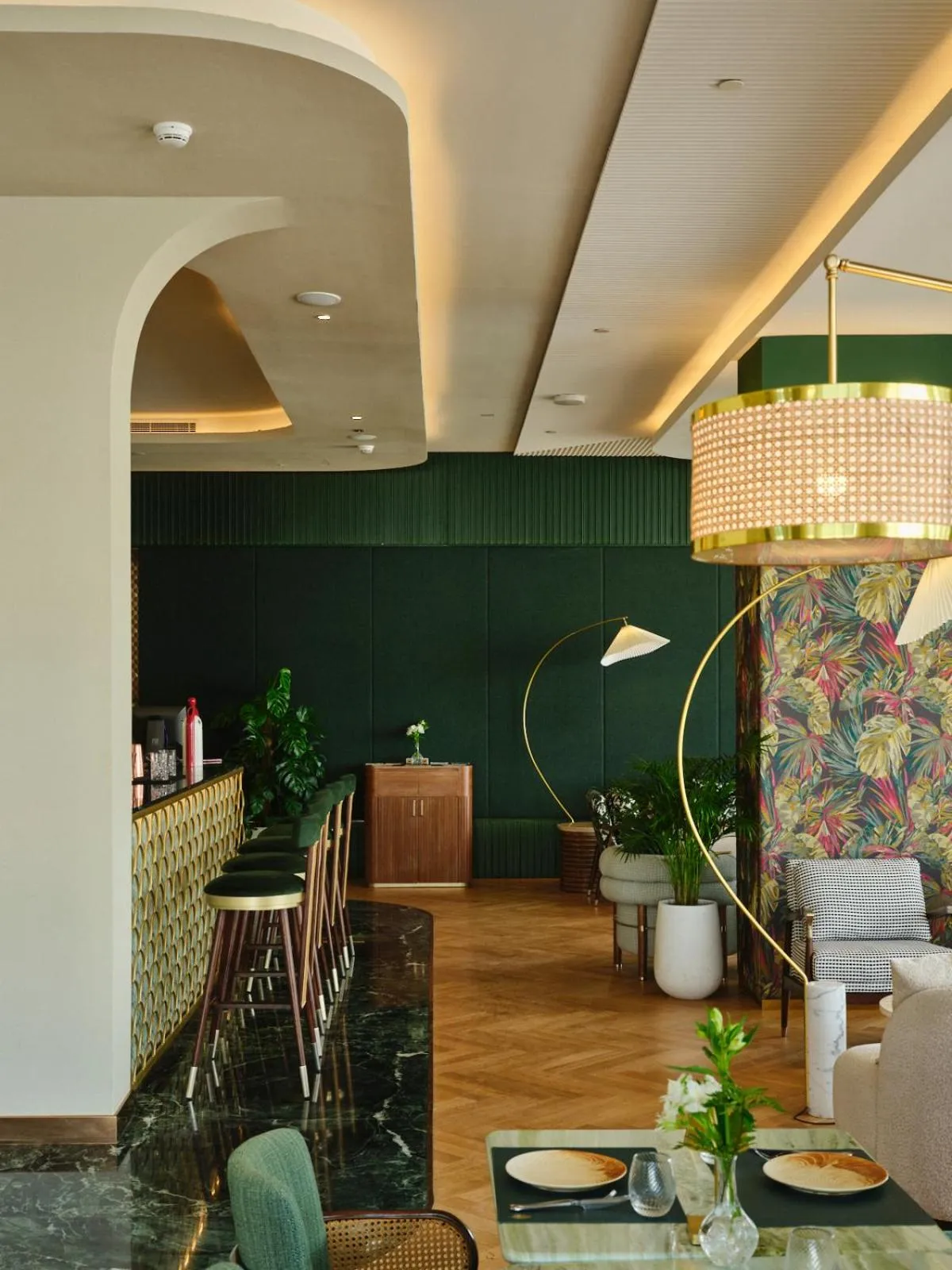 Restaurant/places to eat in The Muse