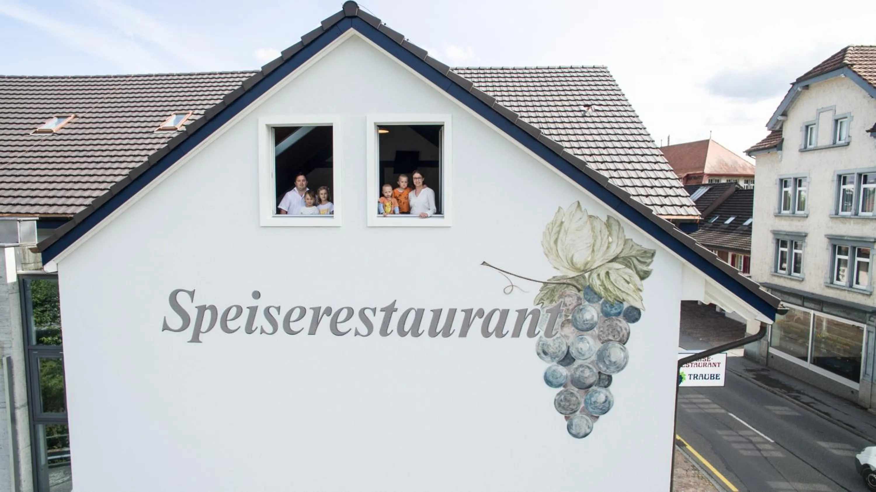 Facade/entrance in Speiserestaurant Traube