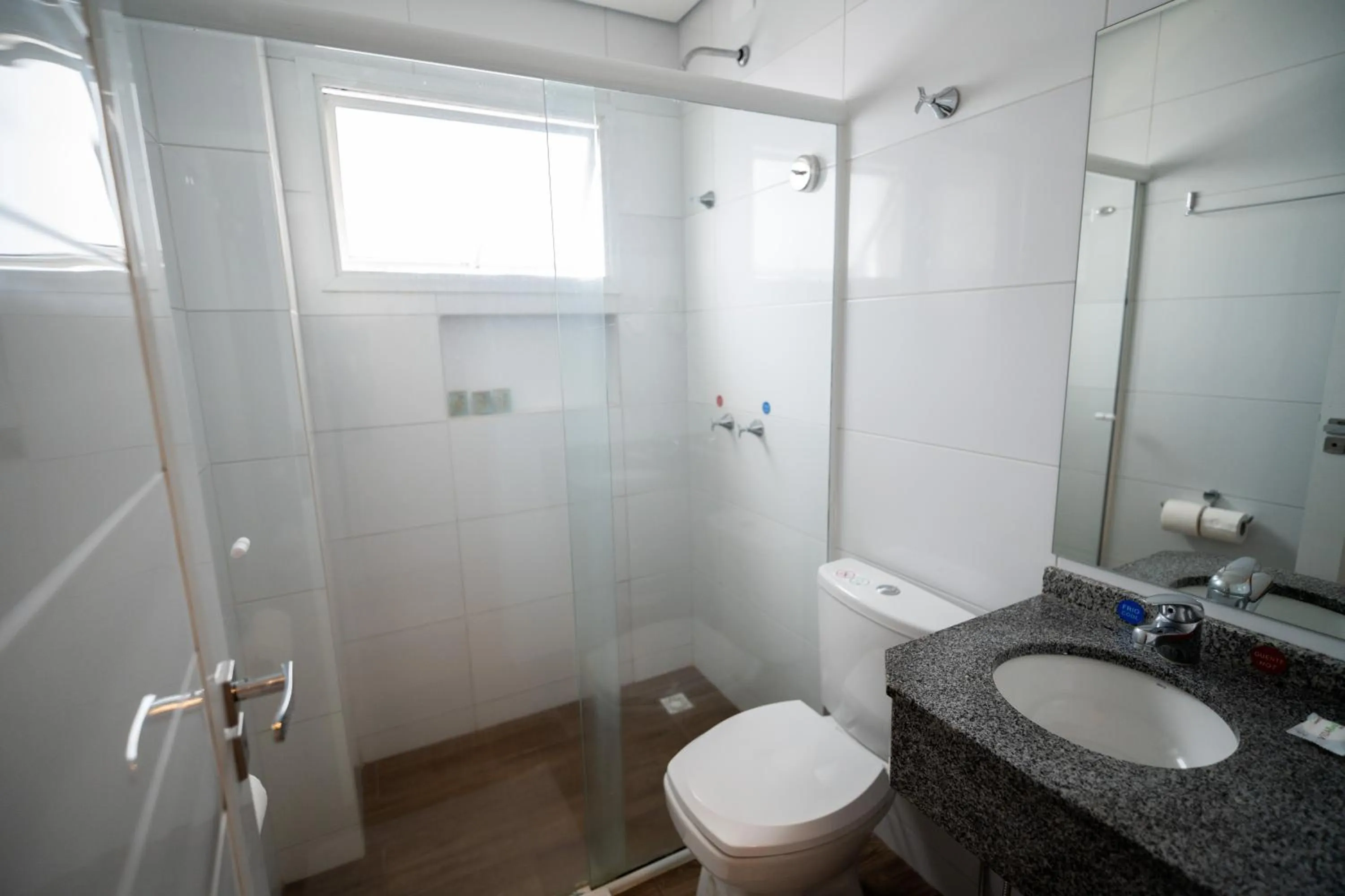 Bathroom in Tarobá Hotel