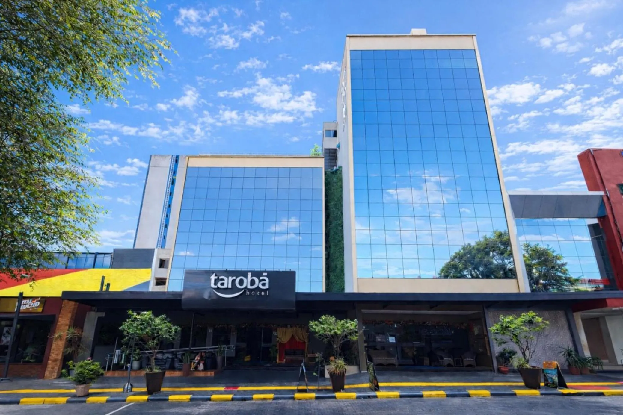 Tarobá Hotel