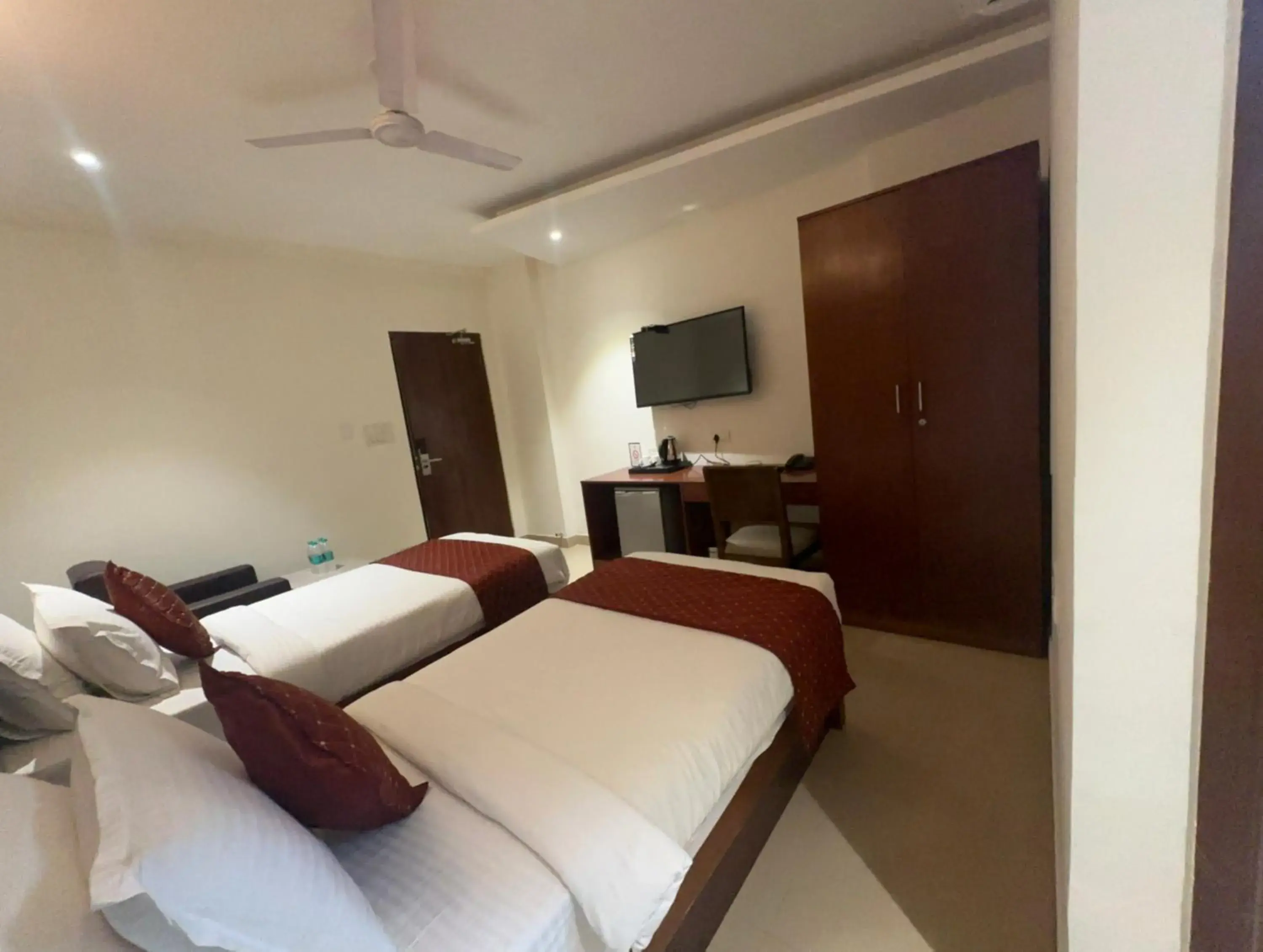 Superior Twin Room in Hotel Maritan - Hitech City, Hyderabad Superior Twin Room in Hotel Maritan - Hitech City, Hyderabad