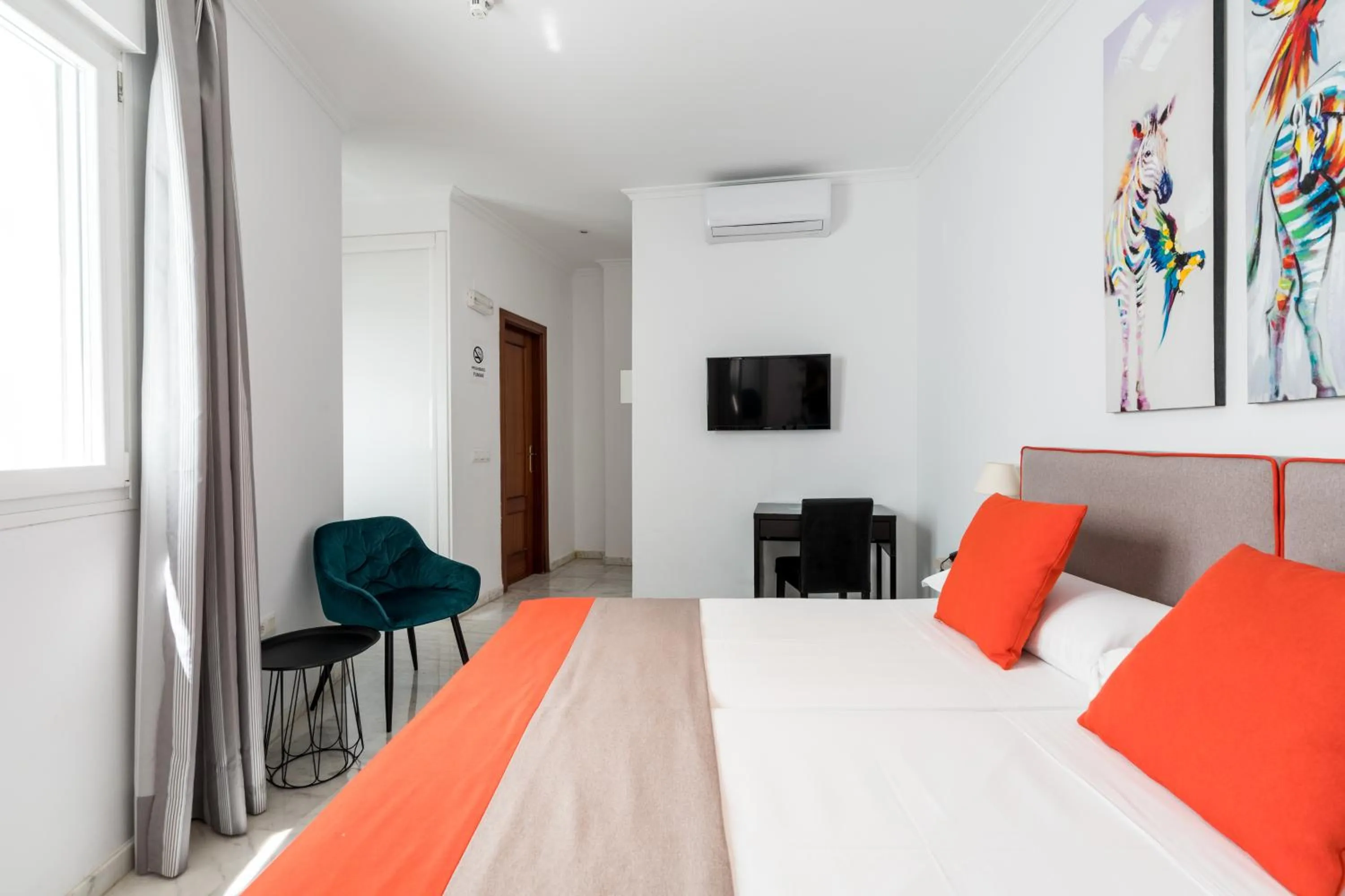 Bed in Cool Sevilla Hotel