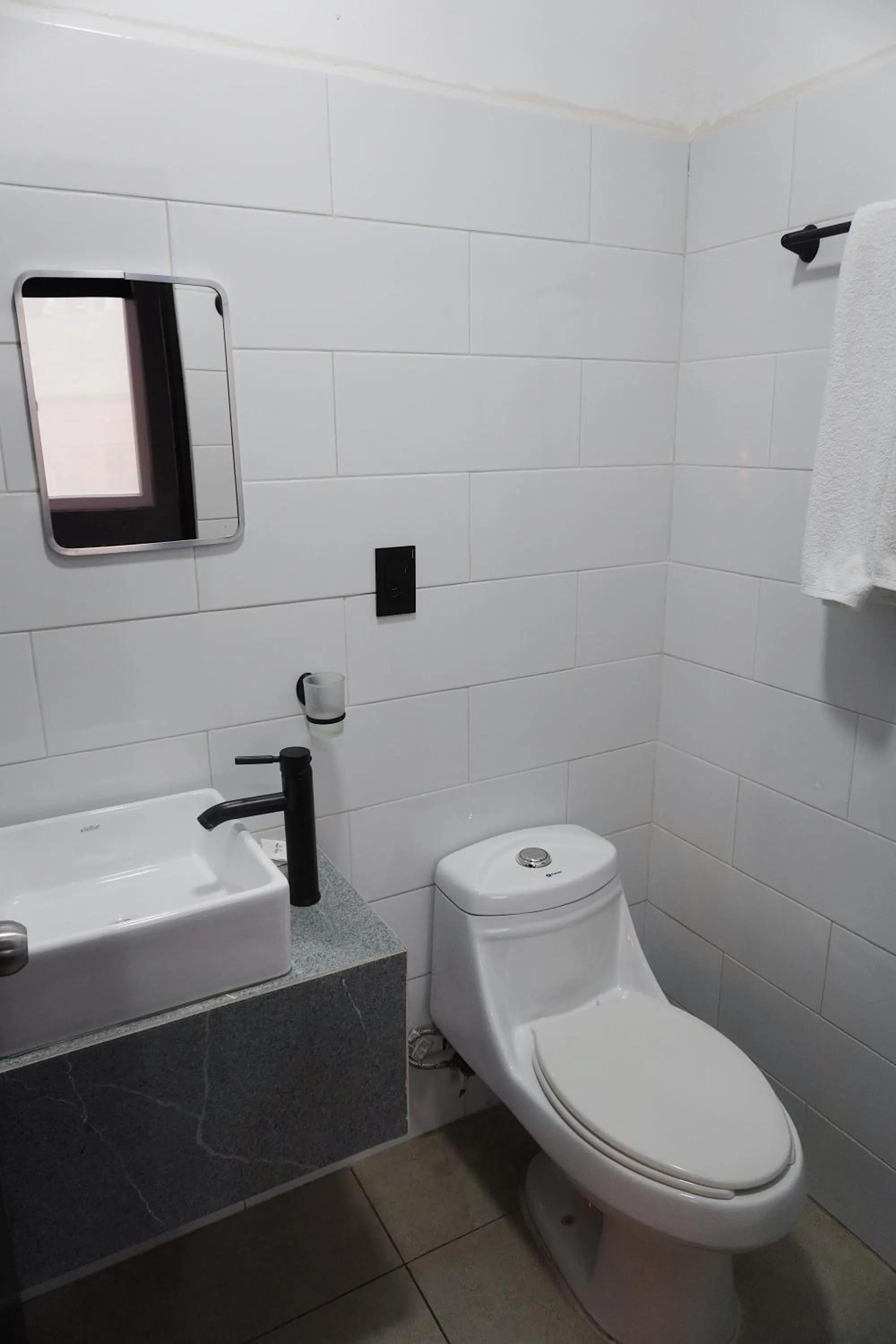 Bathroom in Adhoc Cintermex