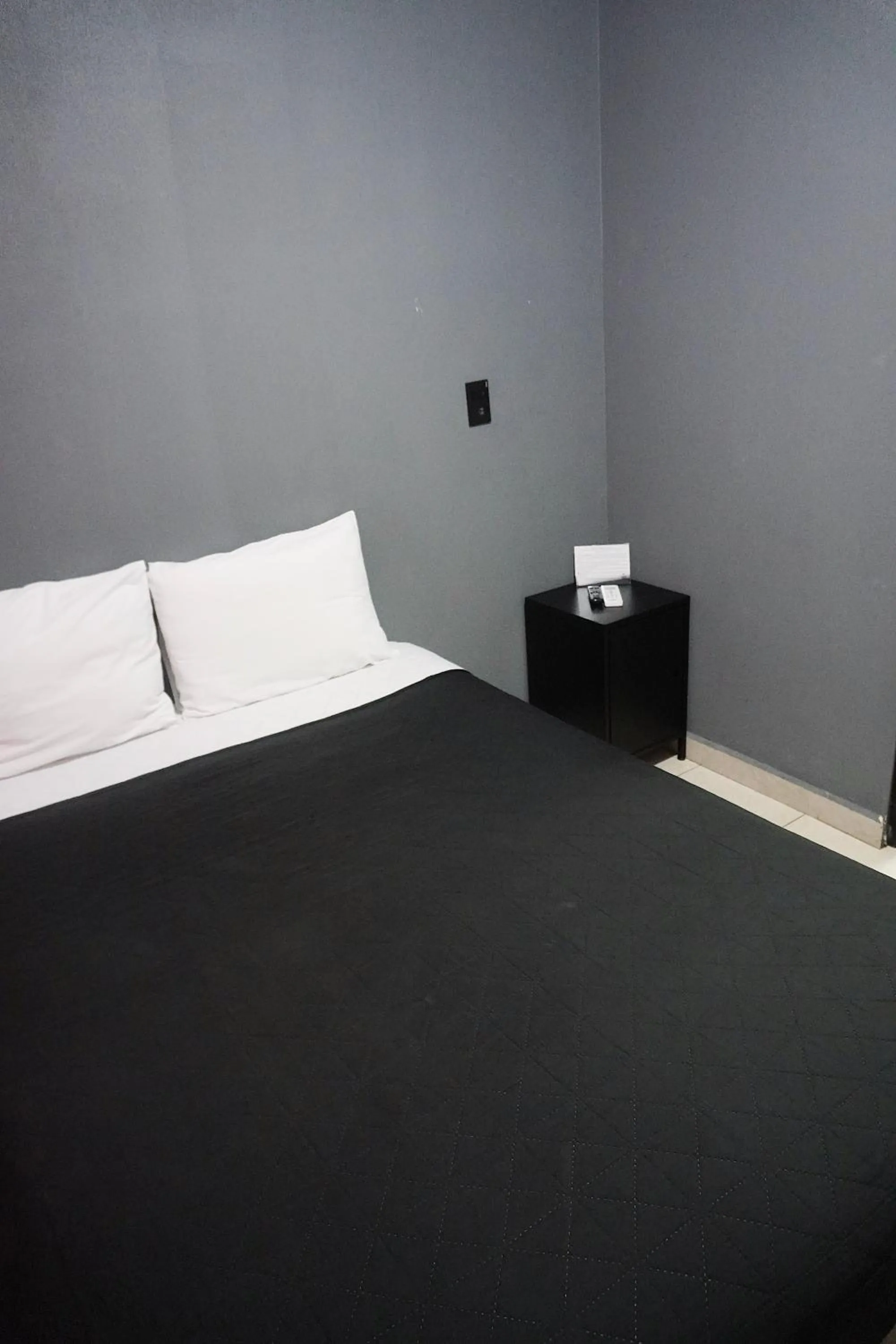 Bedroom, Bed in Adhoc Cintermex