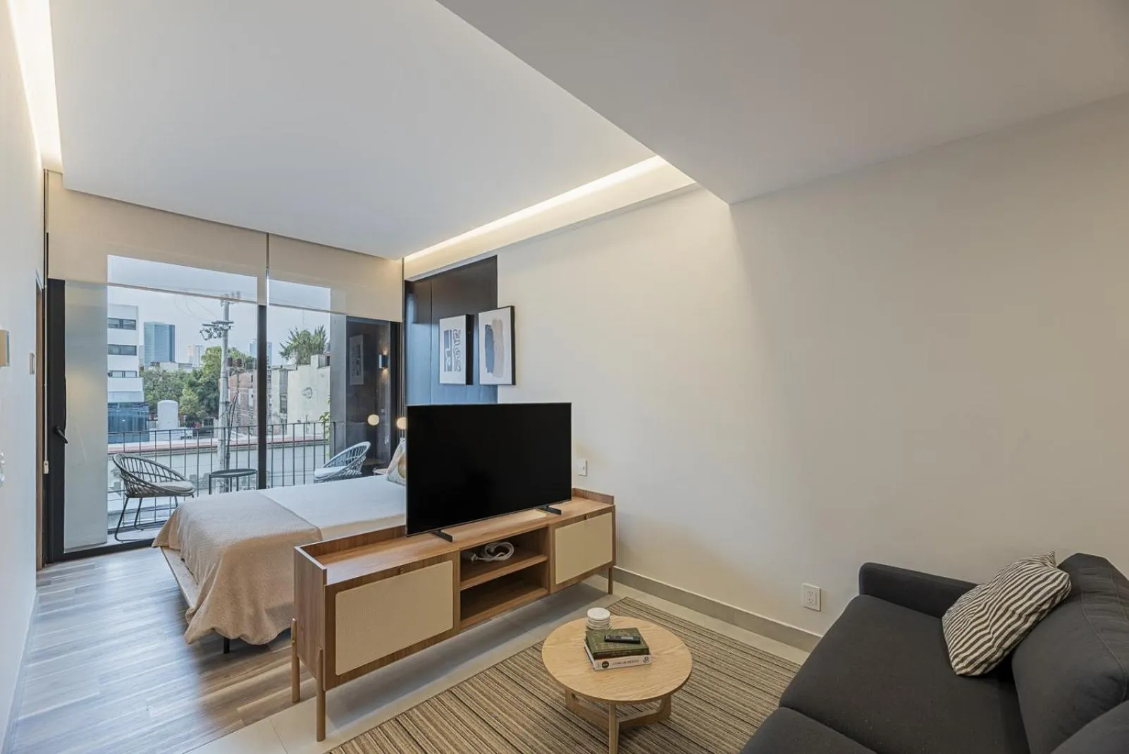 Communal lounge/ TV room in Cuadra 134 Residencial Condesa