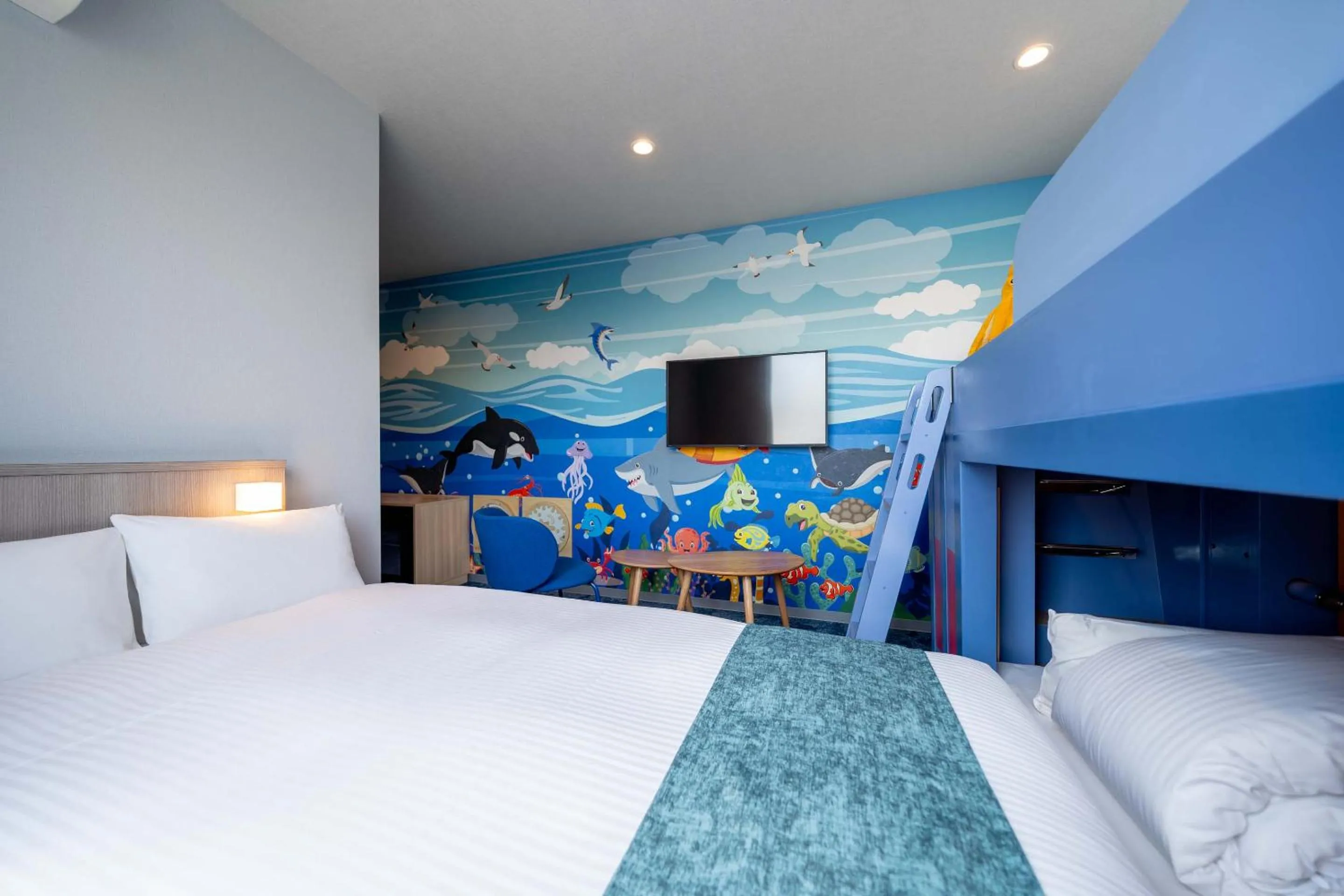 Bed in PLAY!! Resi Stay