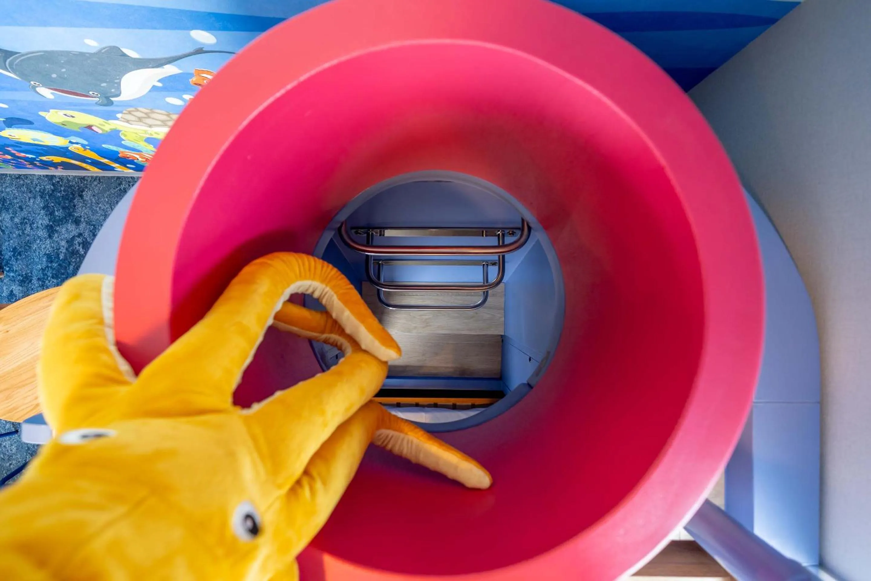 Bed in PLAY!! Resi Stay