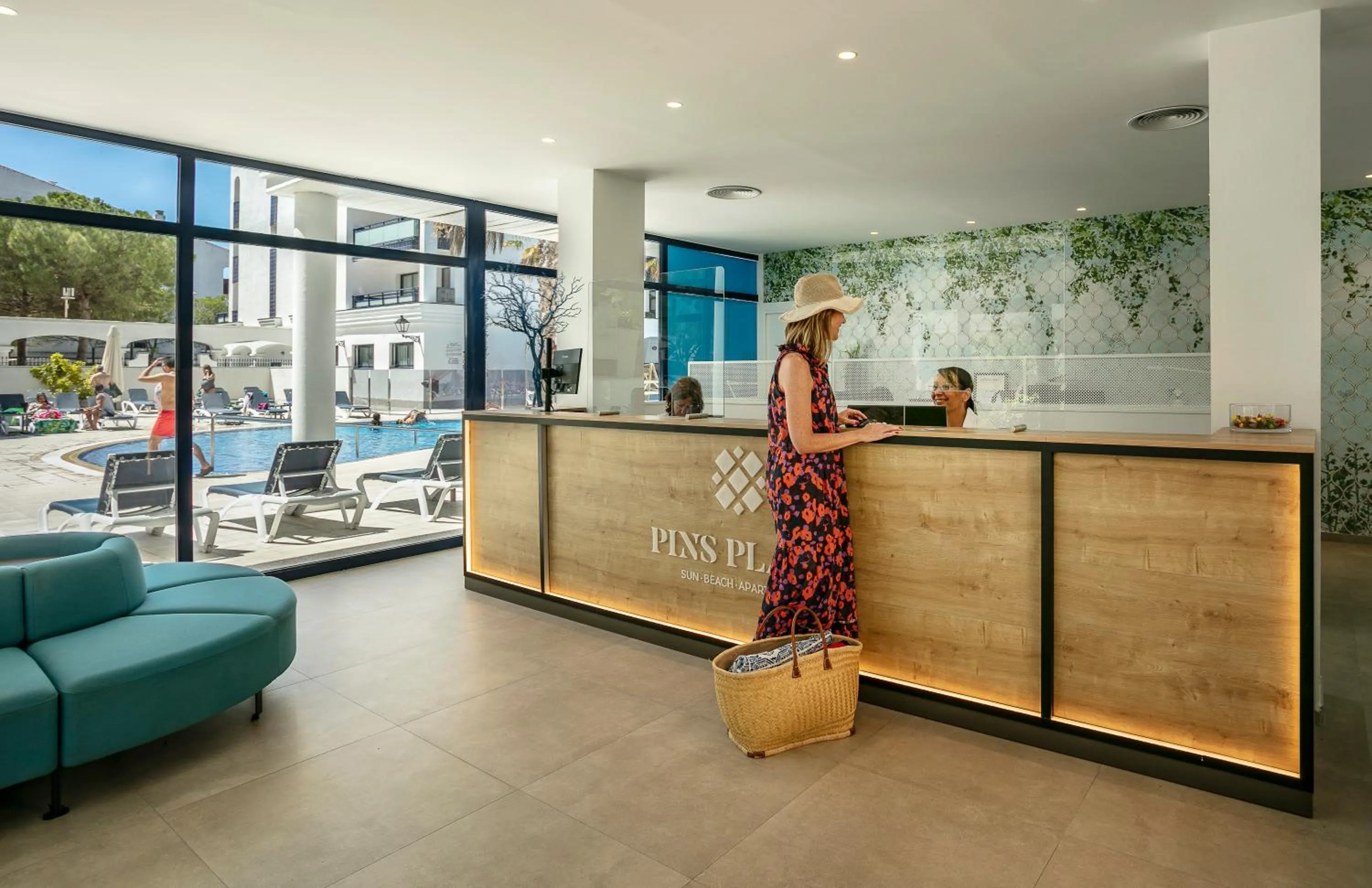 Staff in Pins Platja Apartments