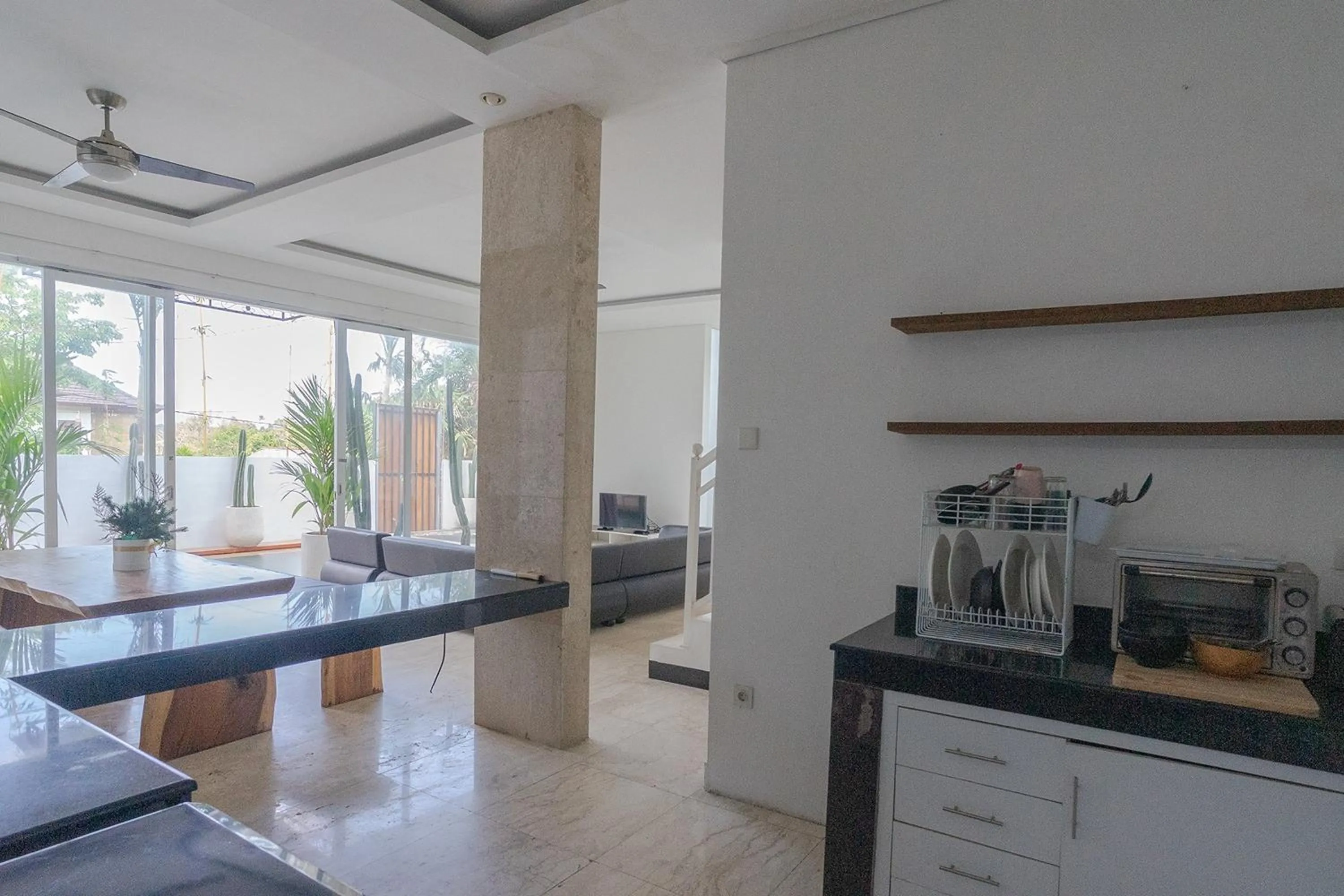 Kitchen or kitchenette in Margarita Villa Canggu