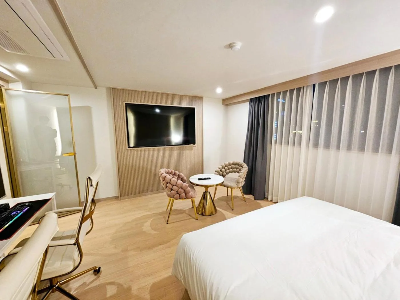 Bed in Daeyeon Grandis Hotel