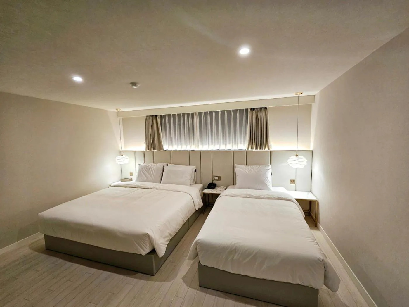 Bed in Daeyeon Grandis Hotel