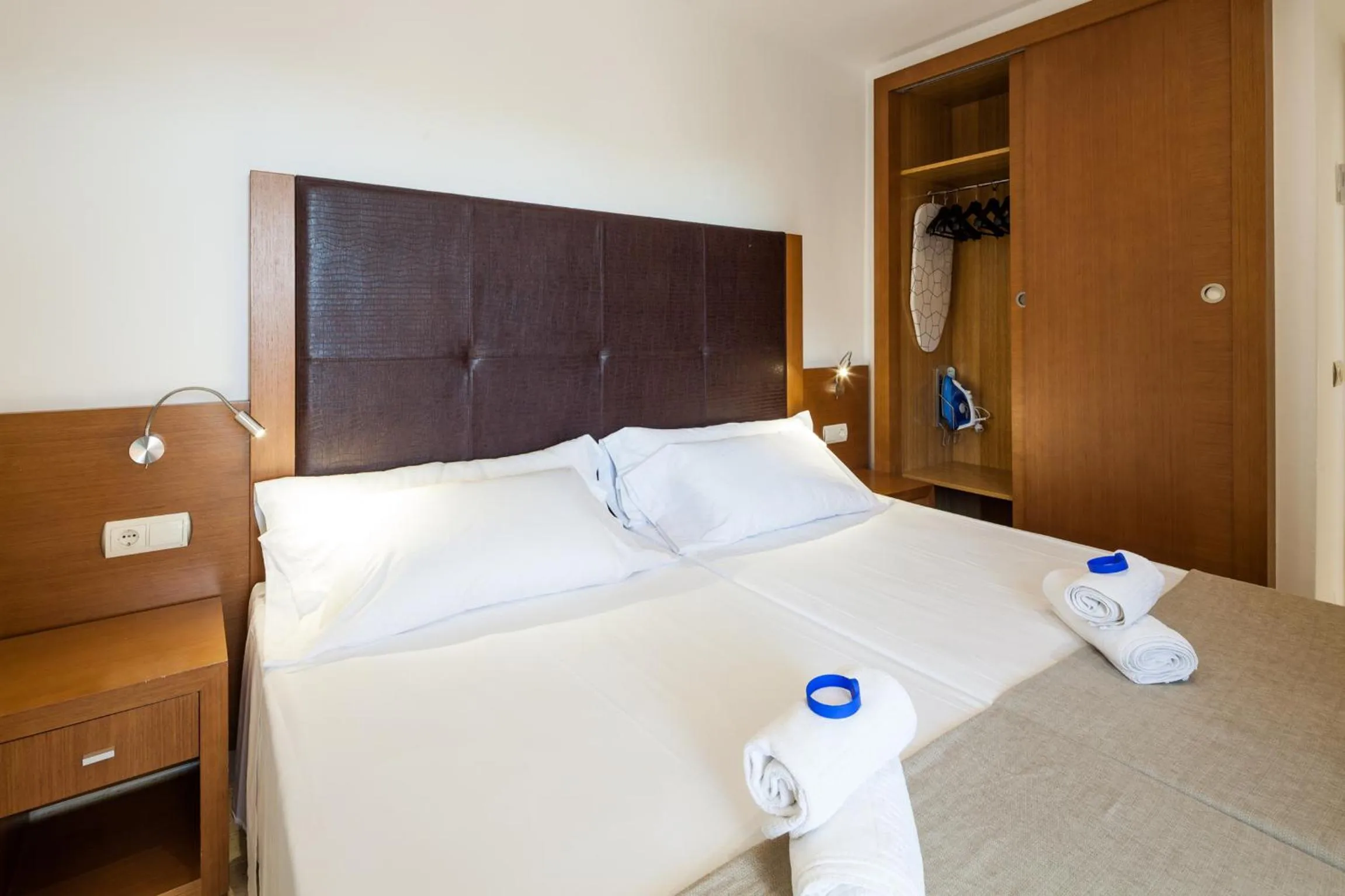 Bedroom, Bed in Ibiza Heaven Apartments