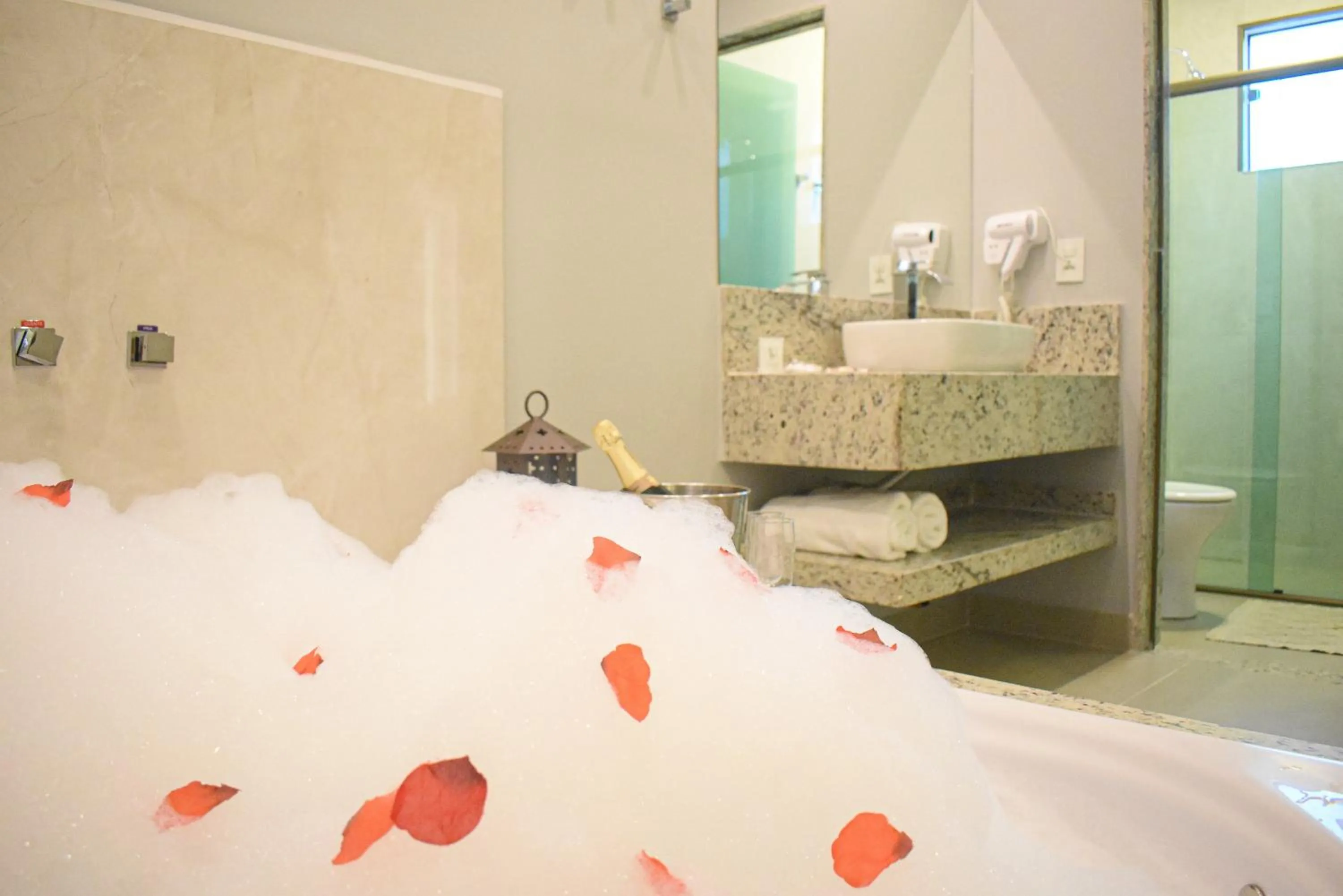 Bath, Bed in Pousada Maria Monteiro Tiradentes