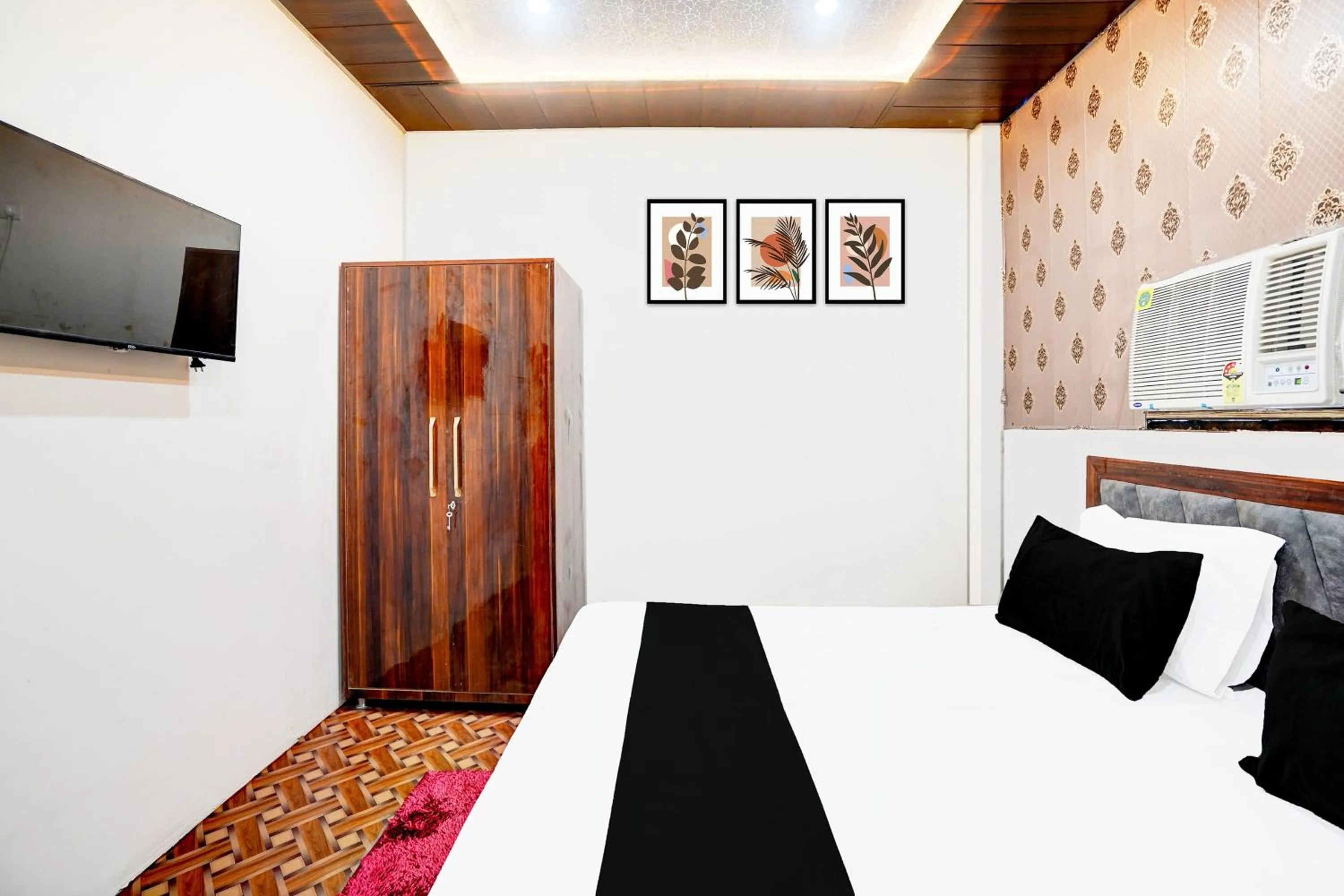 Facade/entrance in Hotel O by OYO ABHIK GRAND